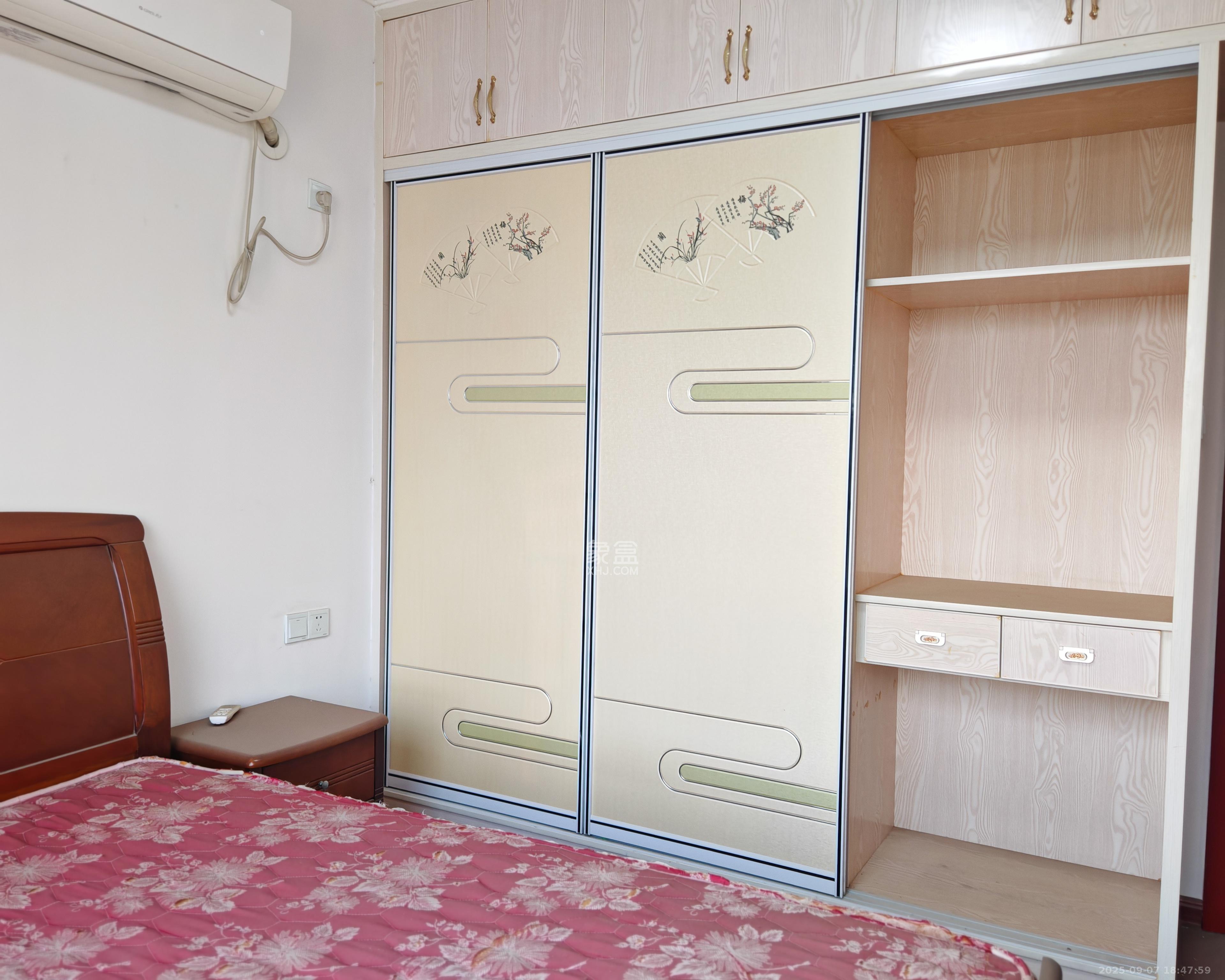 国泰九龙湾  3室2厅1卫    2300.0元/月 国泰九龙湾  3室2厅1卫    2300.0元/月室内图