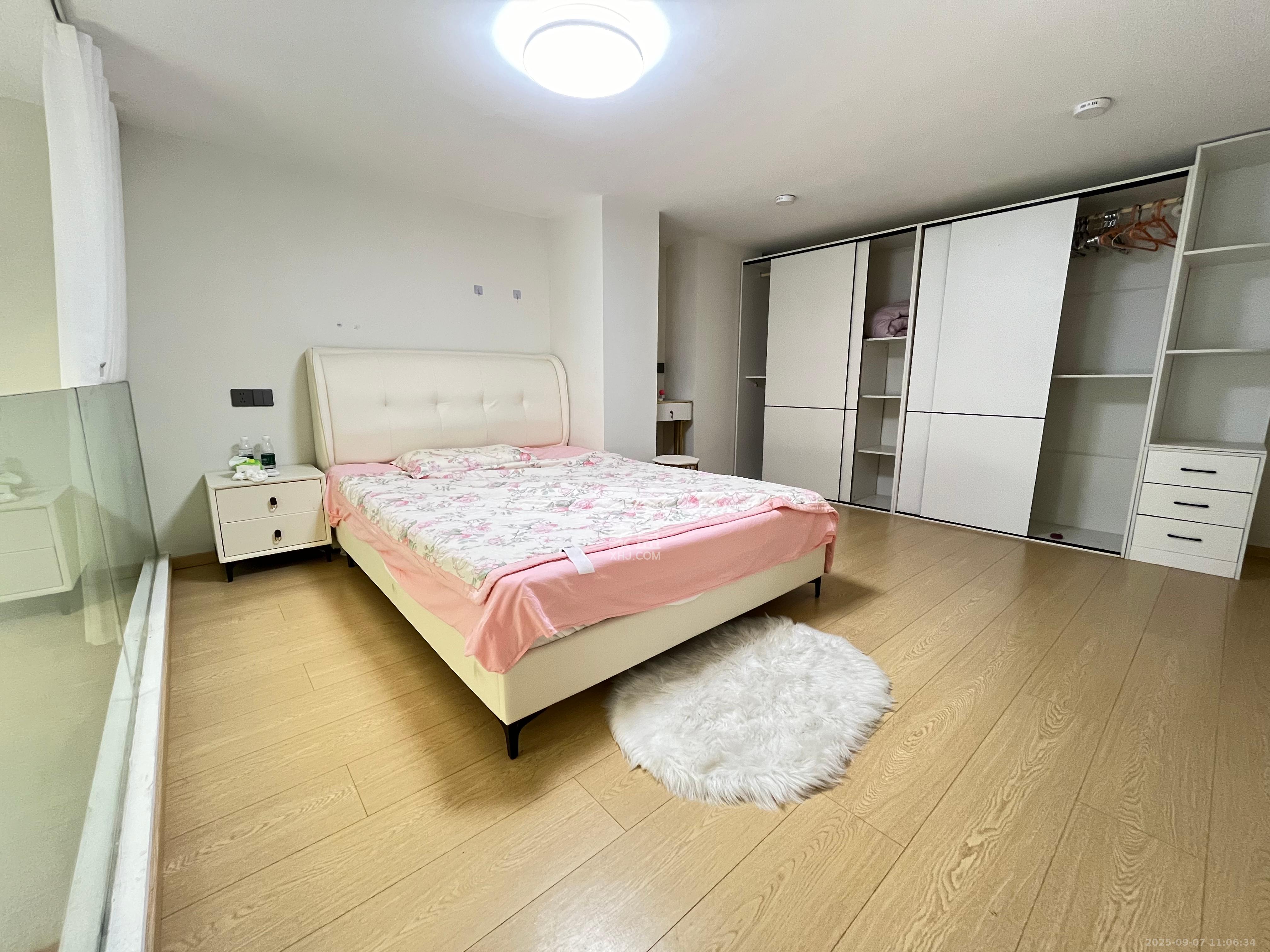 龙湖新壹城  1室1厅1卫    2300.0元/月室内图