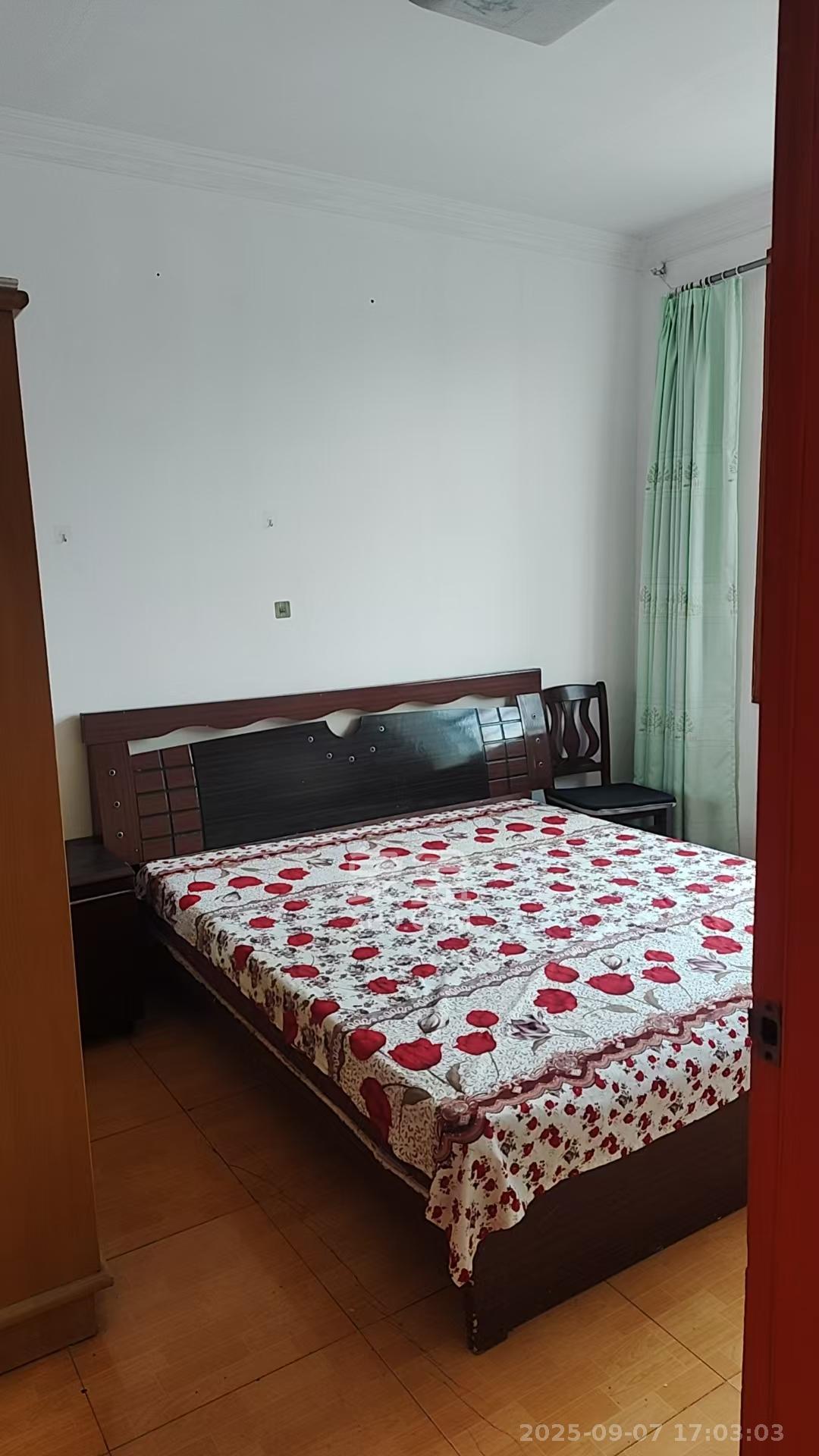 圭塘小区(圭塘一、二小区) 3室2厅1卫 1800.0元/月 圭塘小区(圭塘一、二小区) 3室2厅1卫 1800.0元/月室内图