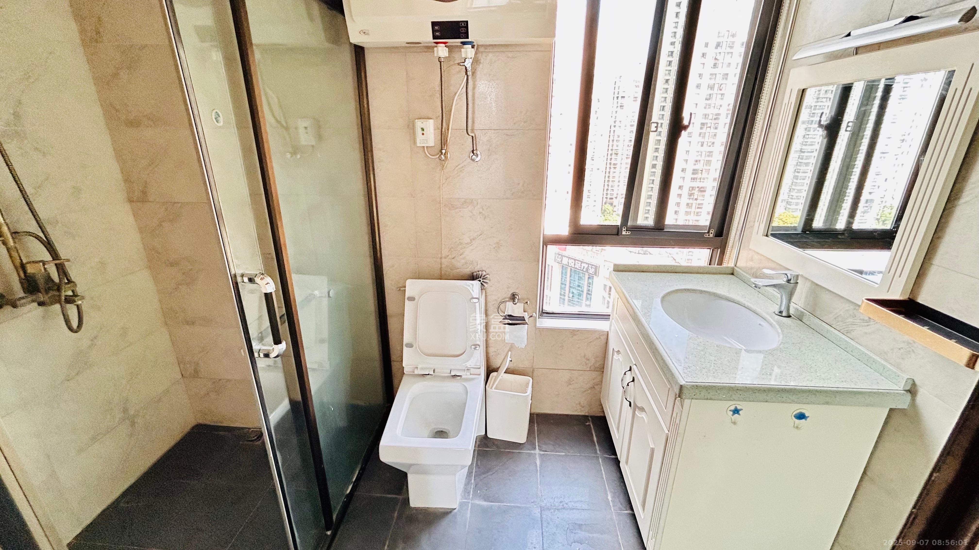 华润凤凰城二期 3室1厅2卫 2300.0元/月 华润凤凰城二期 3室1厅2卫 2300.0元/月室内图