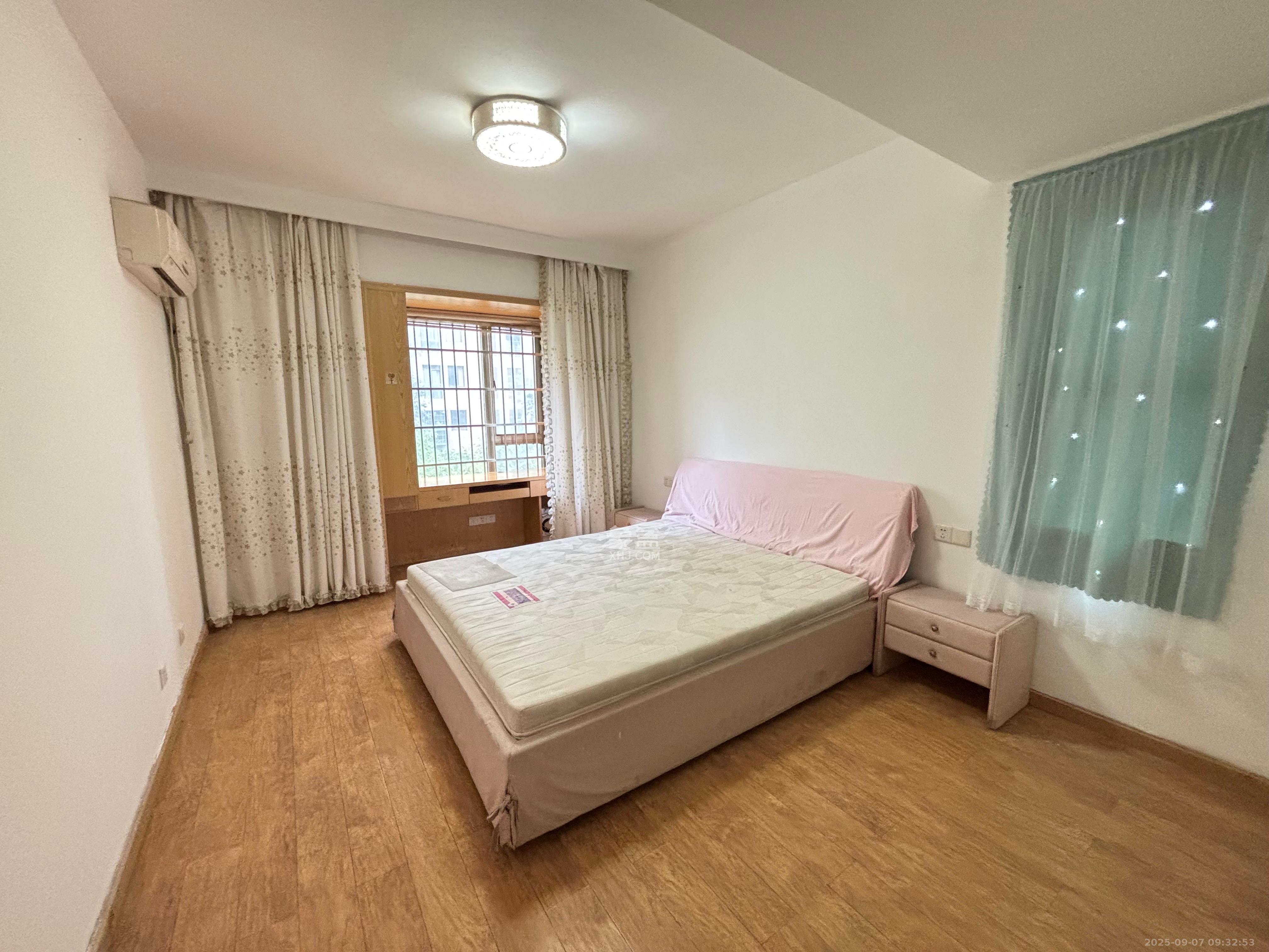 岳泰理想城  3室2厅1卫    2800.0元/月室内图