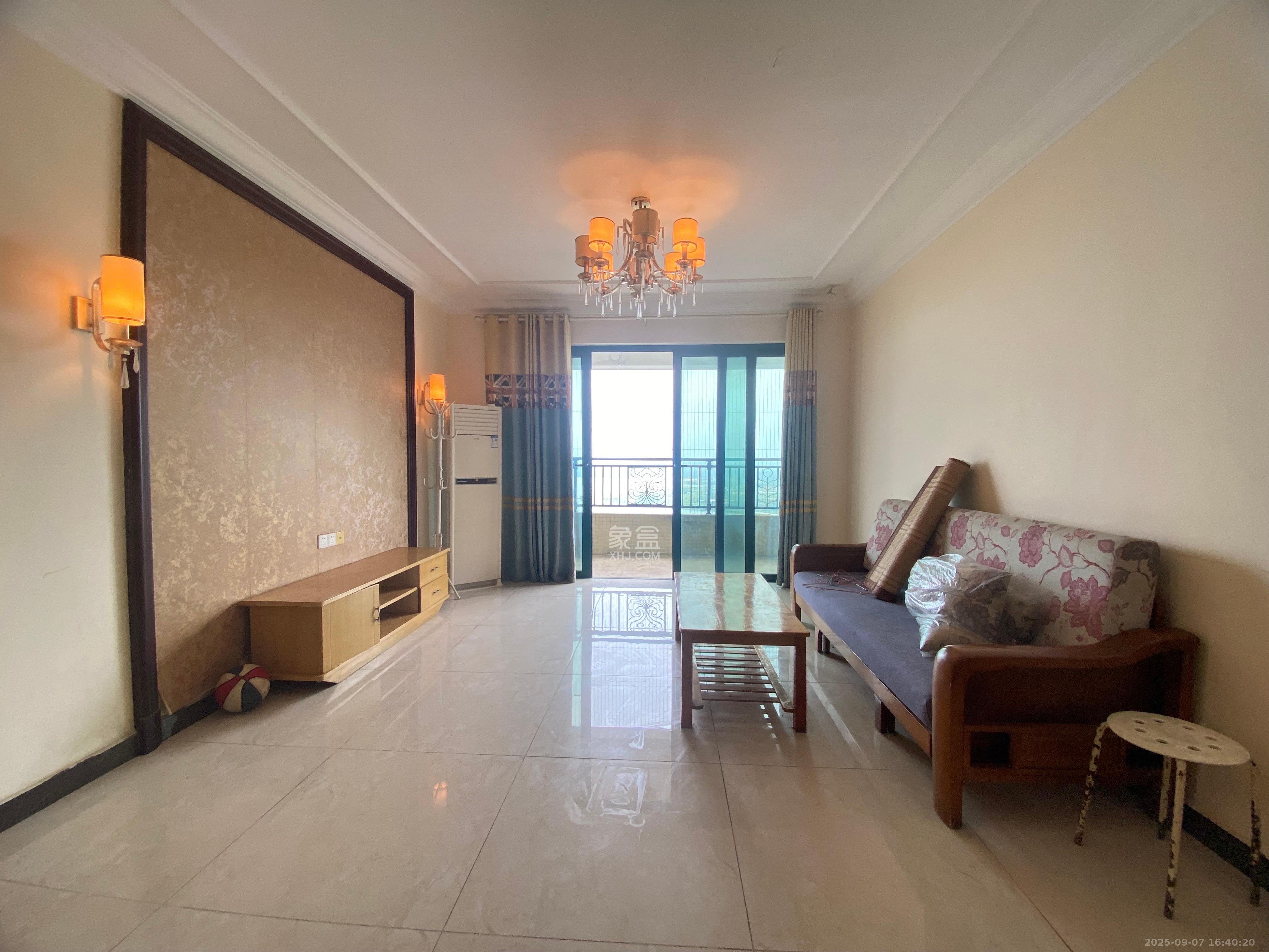 恒大翡翠华庭  3室2厅1卫    2350.0元/月室内图