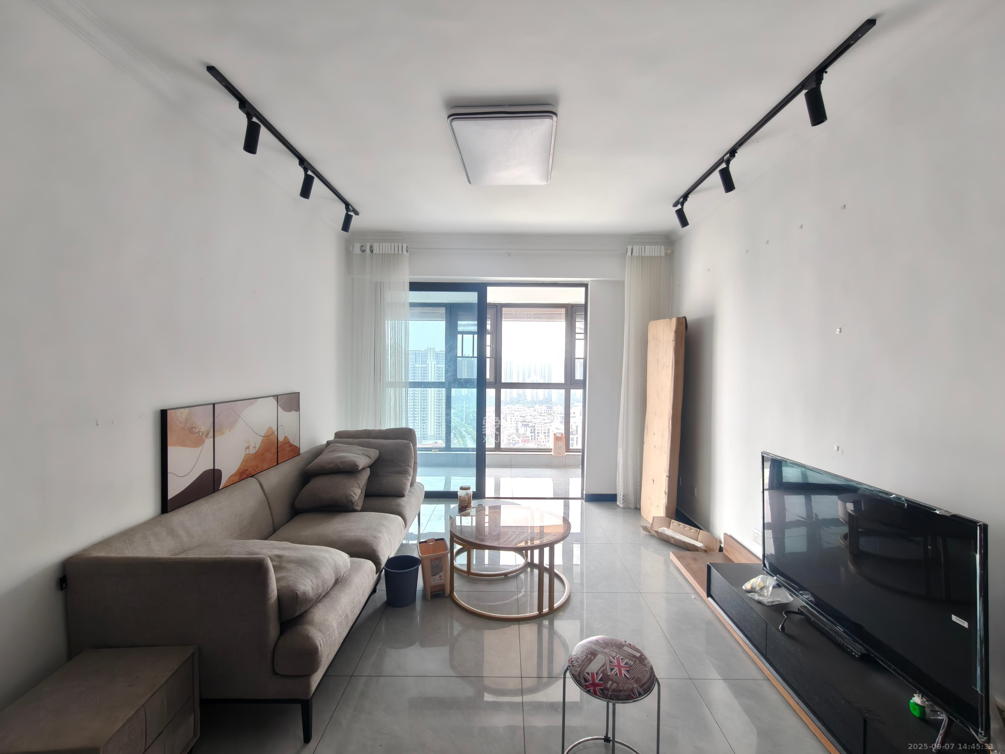 明昇壹城(明昇时代广场)二期 3室2厅2卫 2300.0元/月 明昇壹城(明昇时代广场)二期 3室2厅2卫 2300.0元/月室内图