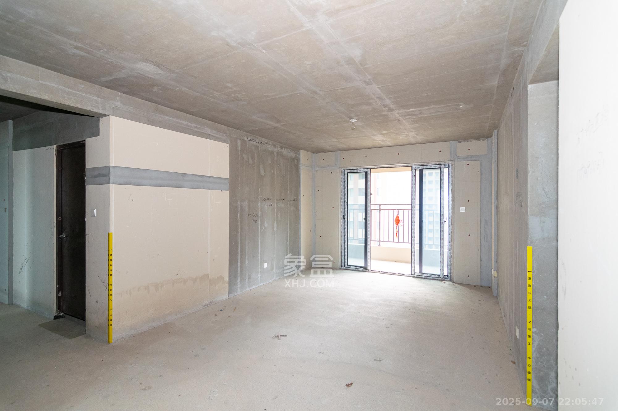 澳海云天赋  4室2厅2卫    62.0万 澳海云天赋  4室2厅2卫    62.0万客厅