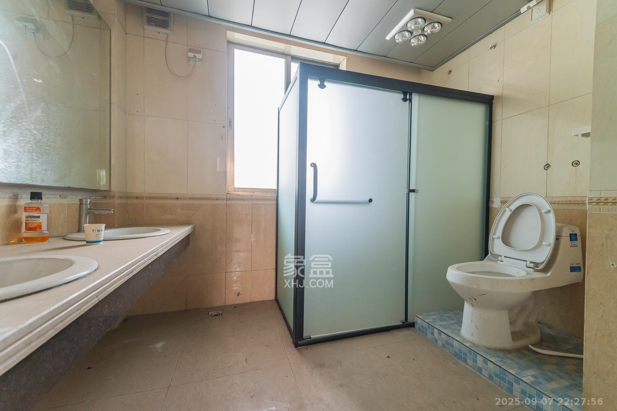 碧桂园威尼斯城  5室2厅4卫    435.0万 碧桂园威尼斯城  5室2厅4卫    435.0万卫生间