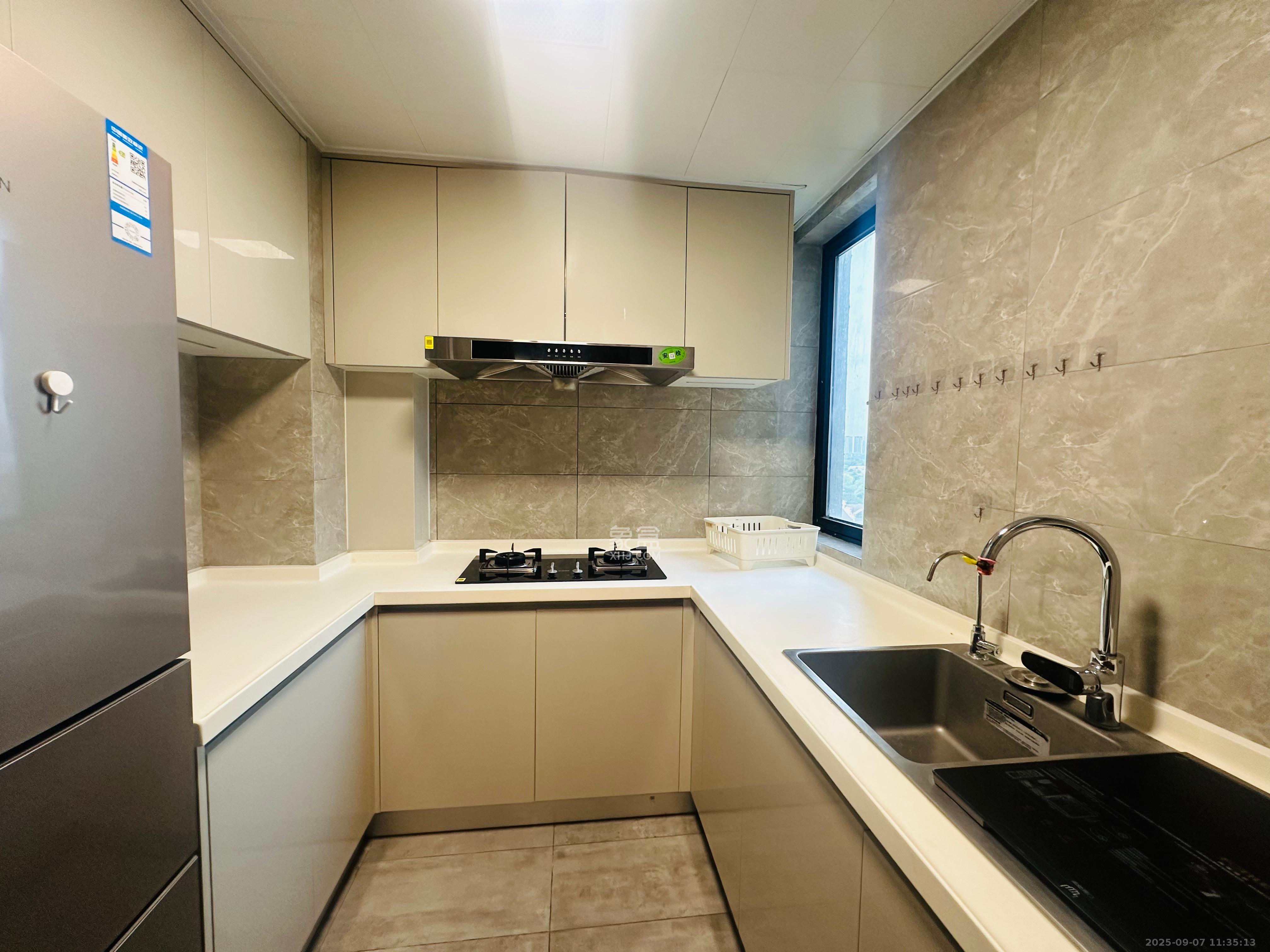 金茂建发泊悦 4室2厅2卫 4200.0元/月 金茂建发泊悦 4室2厅2卫 4200.0元/月室内图