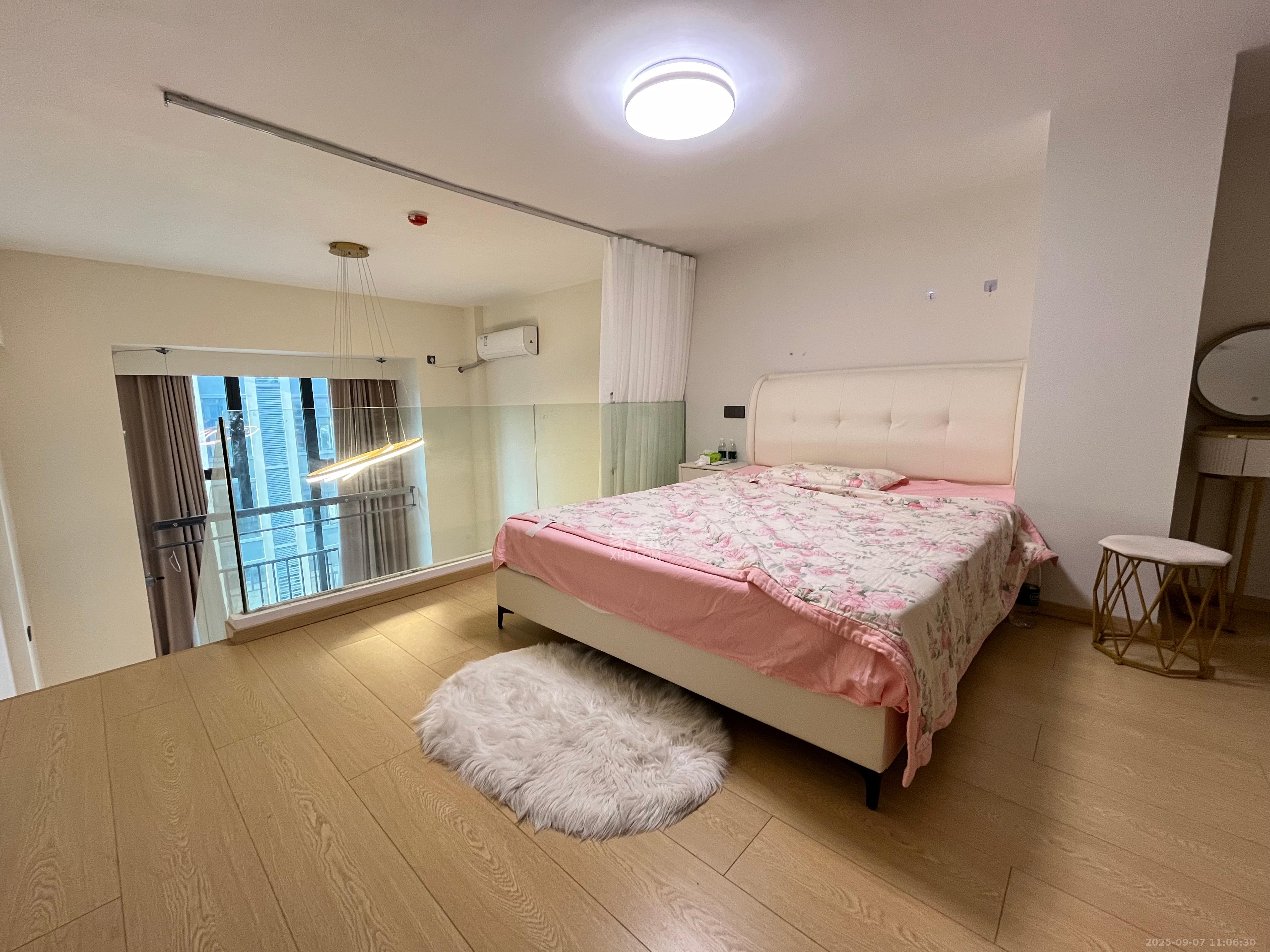 龙湖新壹城  1室1厅1卫    2300.0元/月室内图