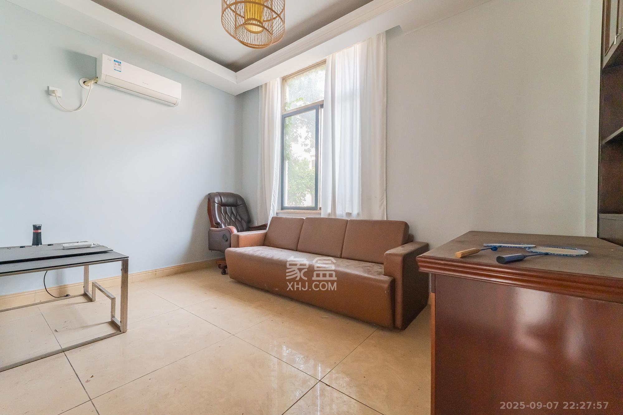 碧桂园威尼斯城  5室2厅4卫    435.0万 碧桂园威尼斯城  5室2厅4卫    435.0万卧室