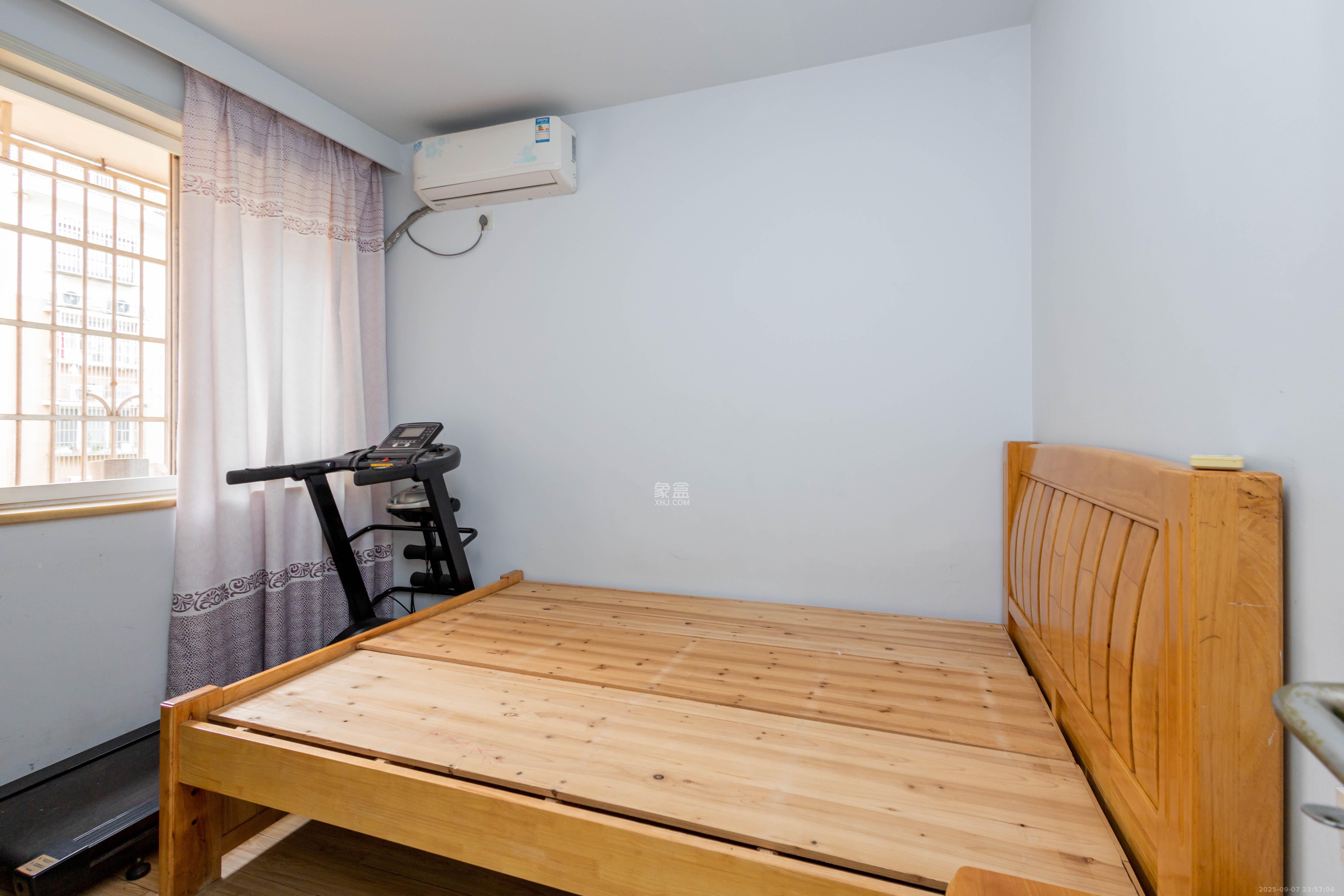 东岸锦城(东方人家) 3室2厅1卫 55.0万 东岸锦城(东方人家) 3室2厅1卫 55.0万卧室