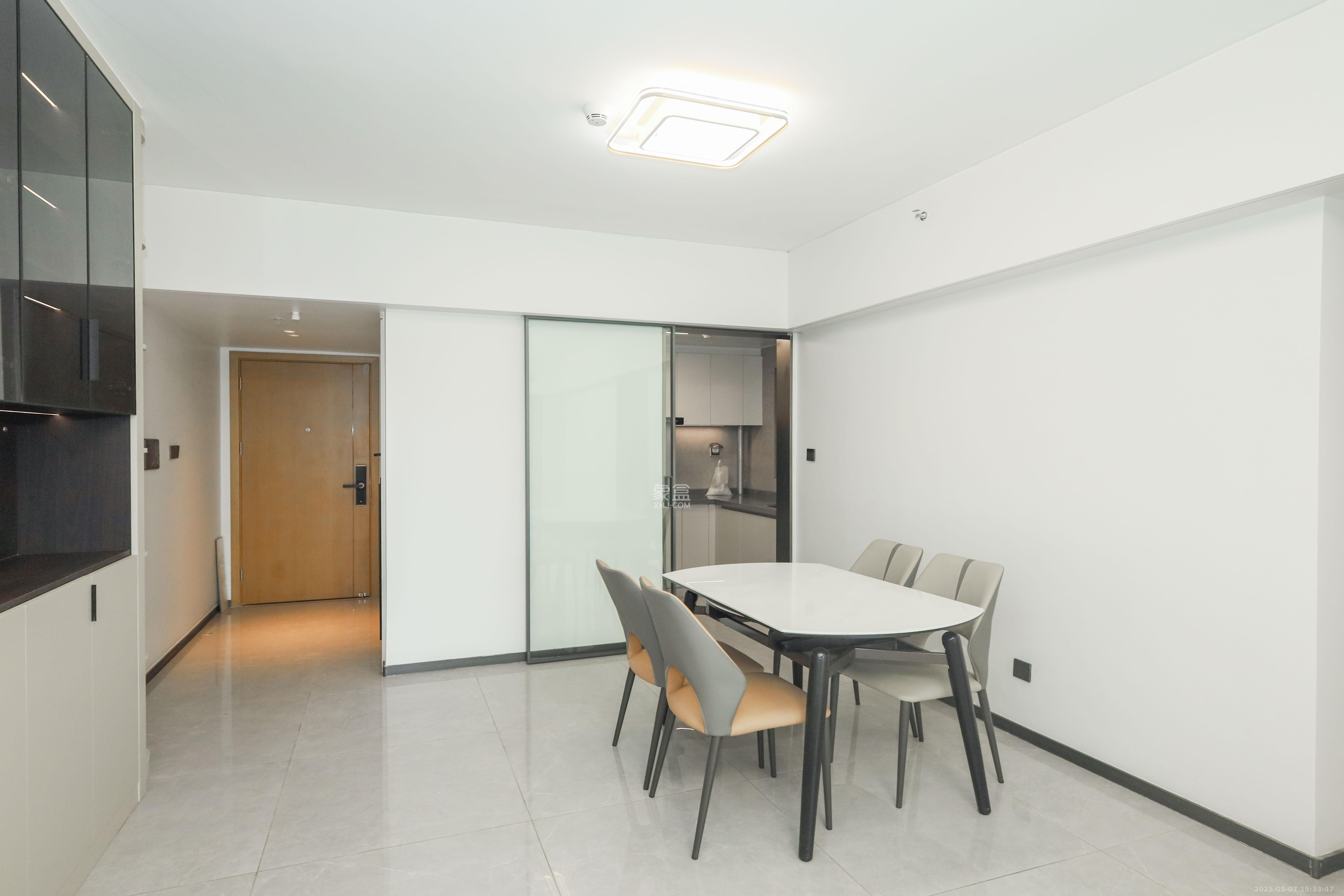 时代梅溪领峰  3室2厅2卫    160.0万其他