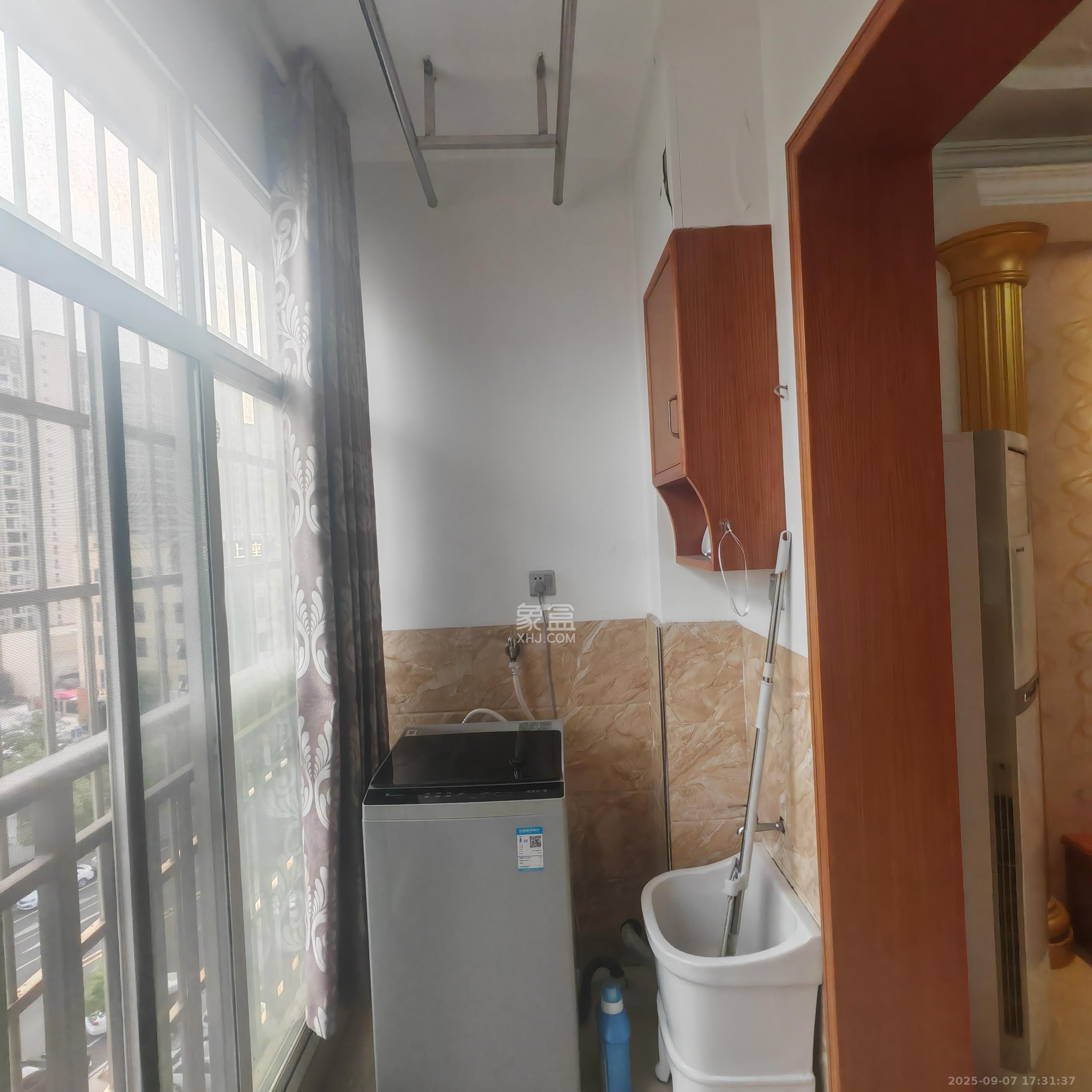 洋湖景园  2室1厅1卫    2100.0元/月 洋湖景园  2室1厅1卫    2100.0元/月室内图