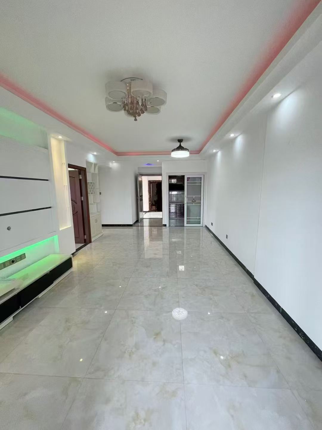 昌茂城邦  2室2厅1卫    118.9万 昌茂城邦  2室2厅1卫    118.9万室内图