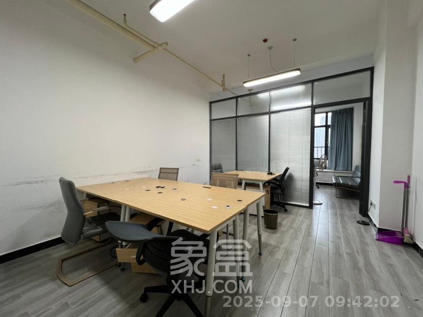 荣悦台  1室1厅1卫   2000.00元/月