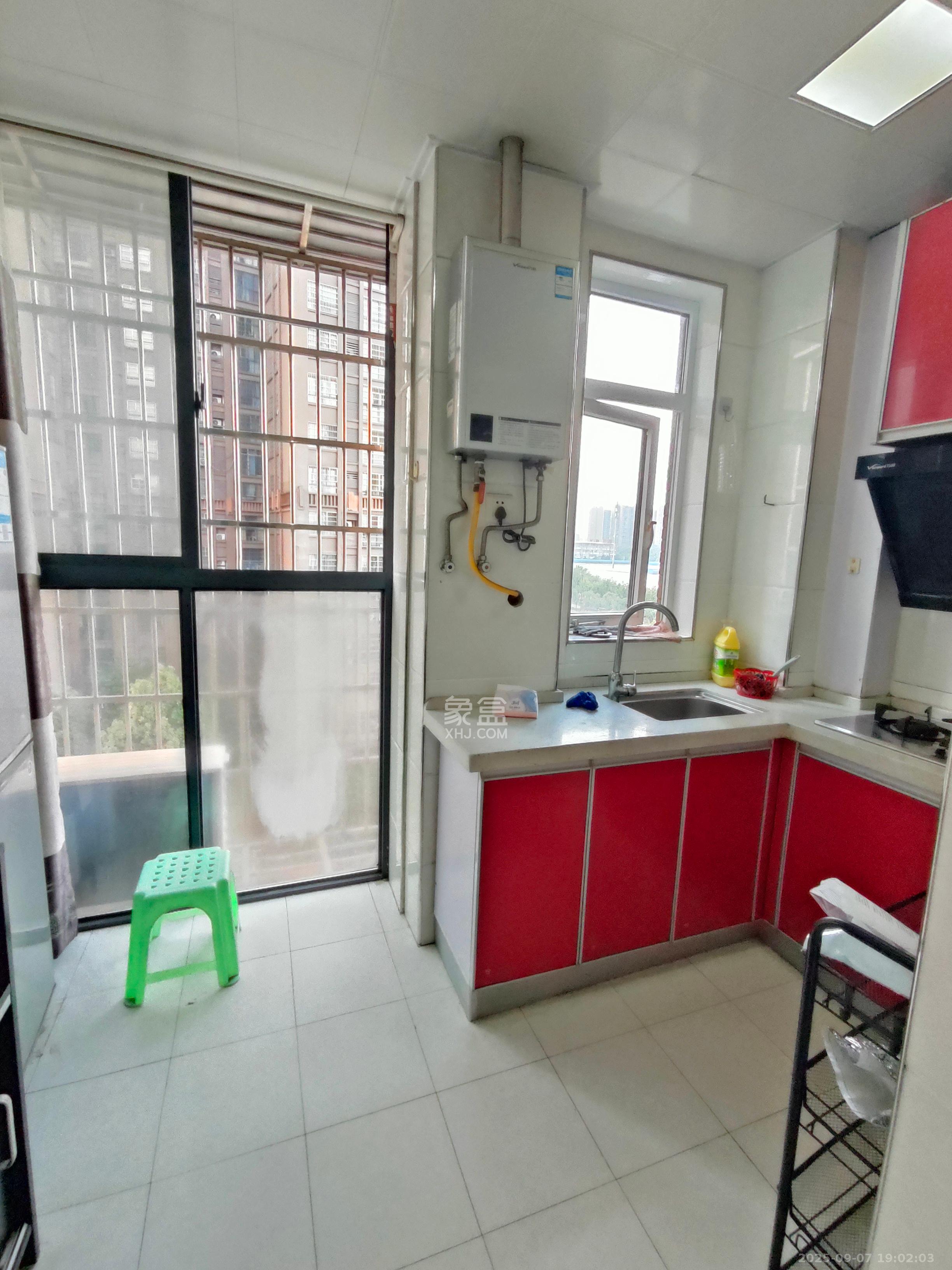 爵士湘  1室1厅1卫    1100.0元/月室内图