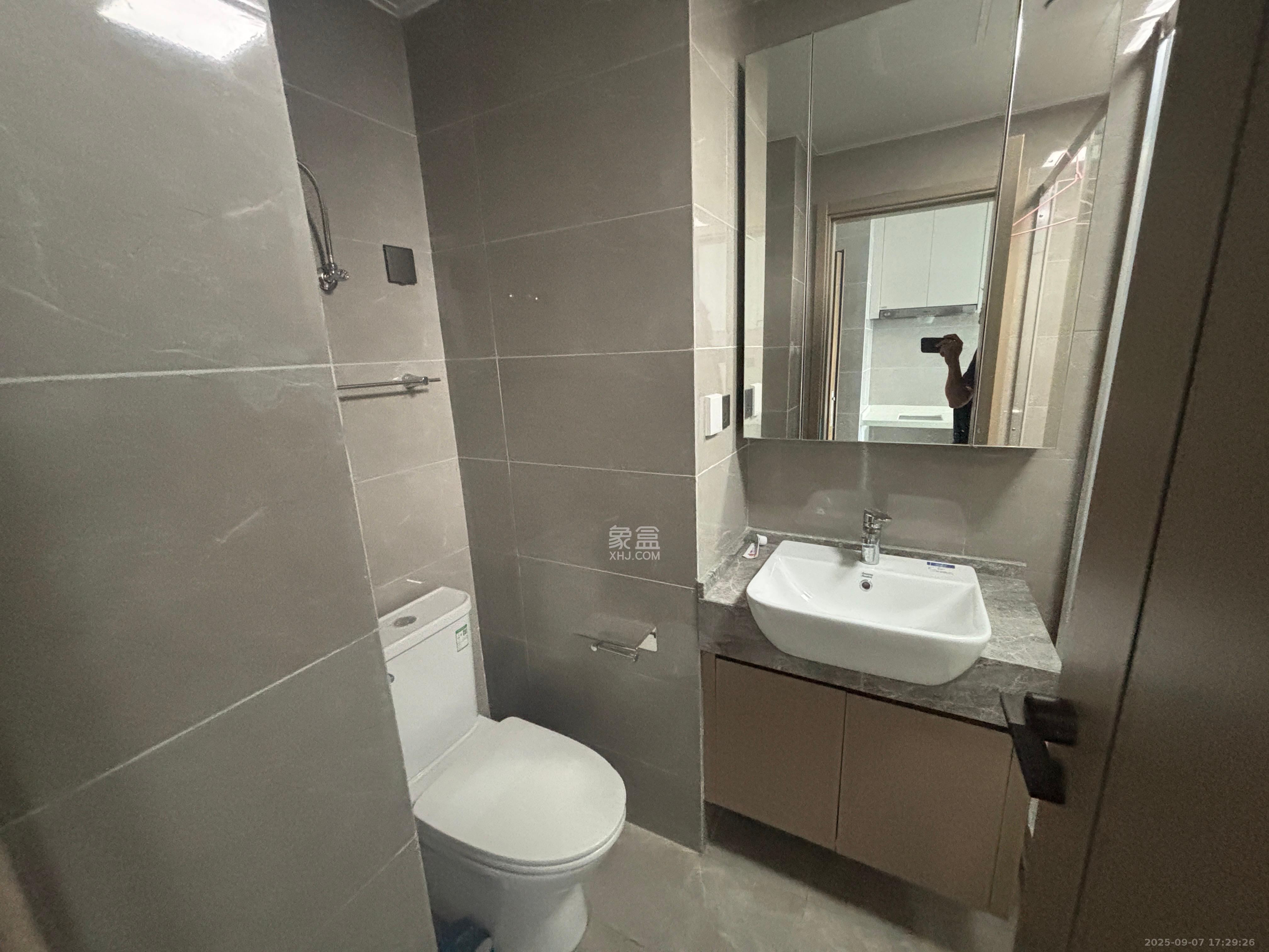 中建宝铂公馆 1室1厅1卫 1800.0元/月 中建宝铂公馆 1室1厅1卫 1800.0元/月室内图