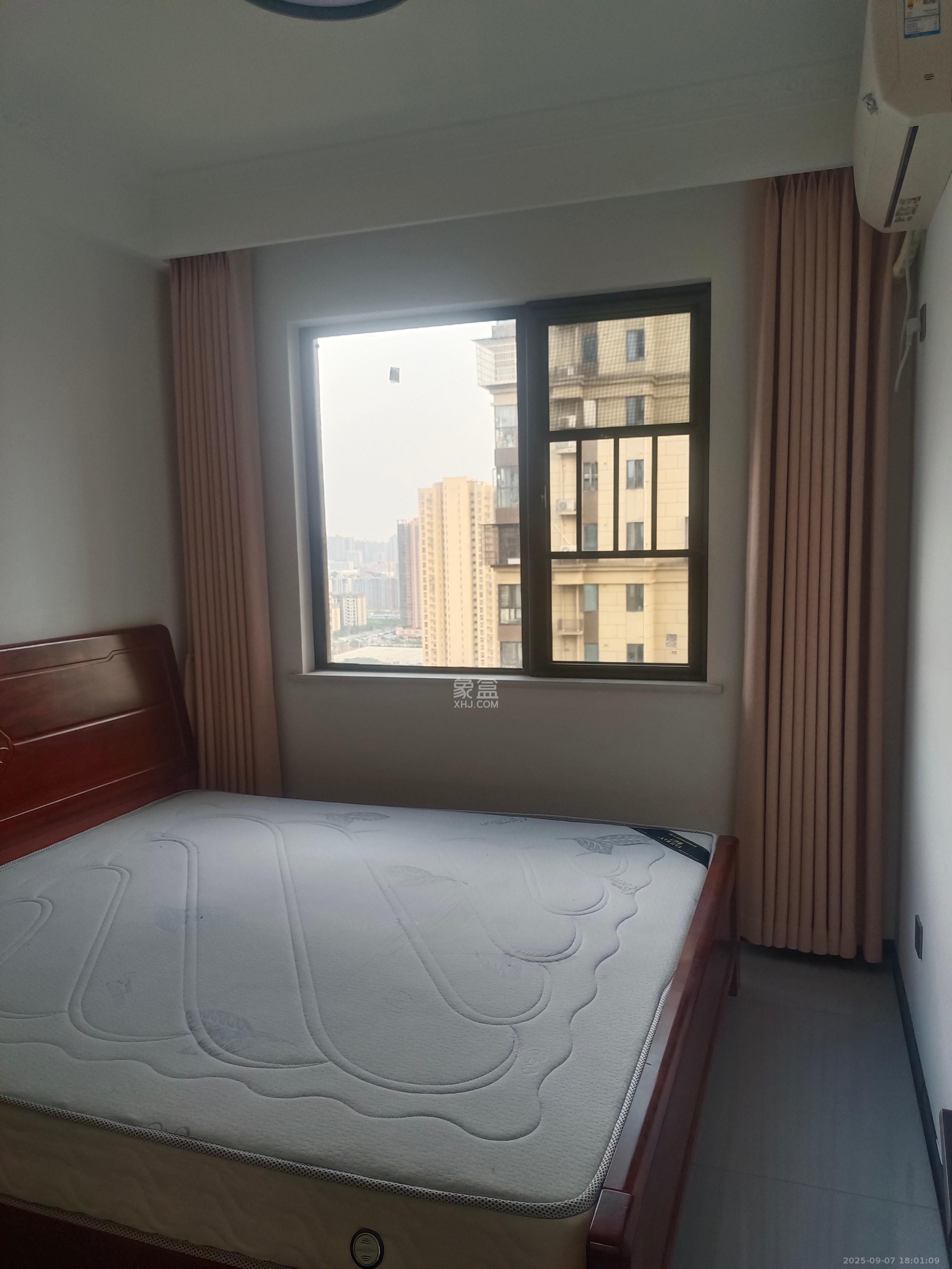 星湖湾一期高层  3室1厅1卫    2200.0元/月 星湖湾一期高层  3室1厅1卫    2200.0元/月室内图