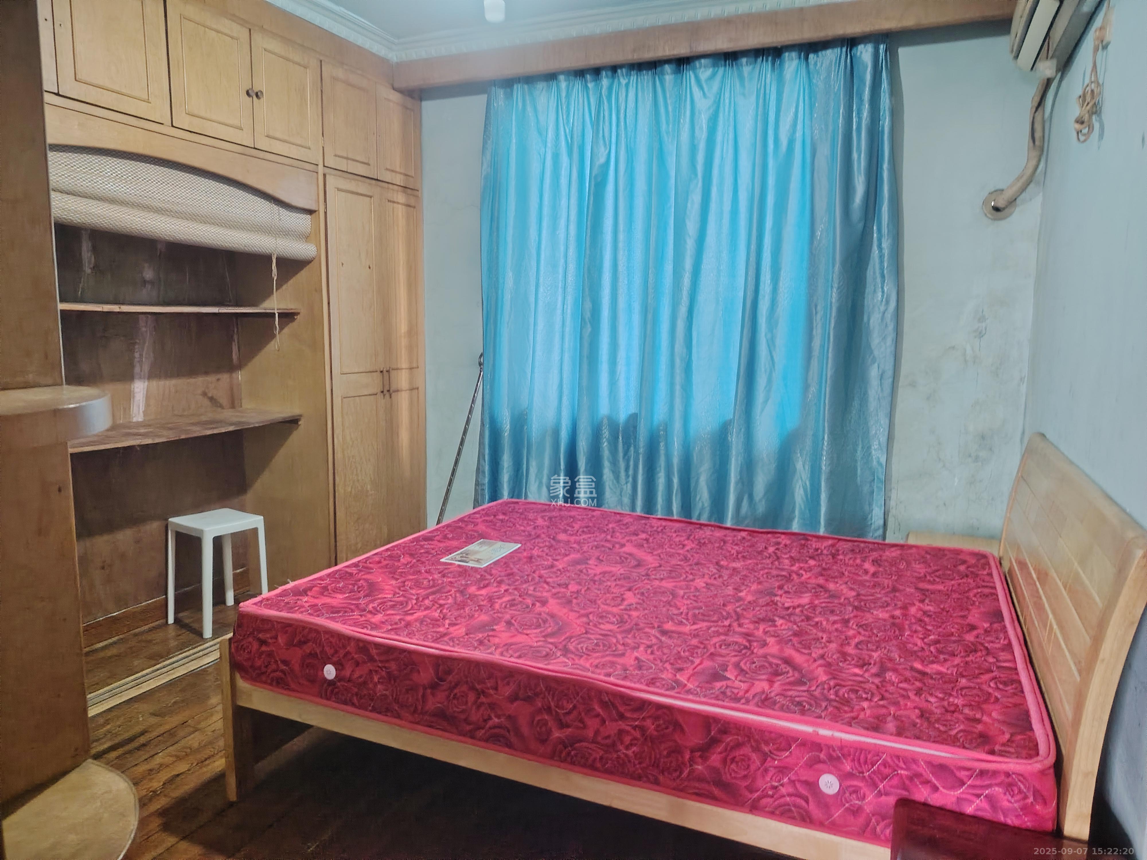 新富城 3室2厅2卫 2600.0元/月 新富城 3室2厅2卫 2600.0元/月室内图