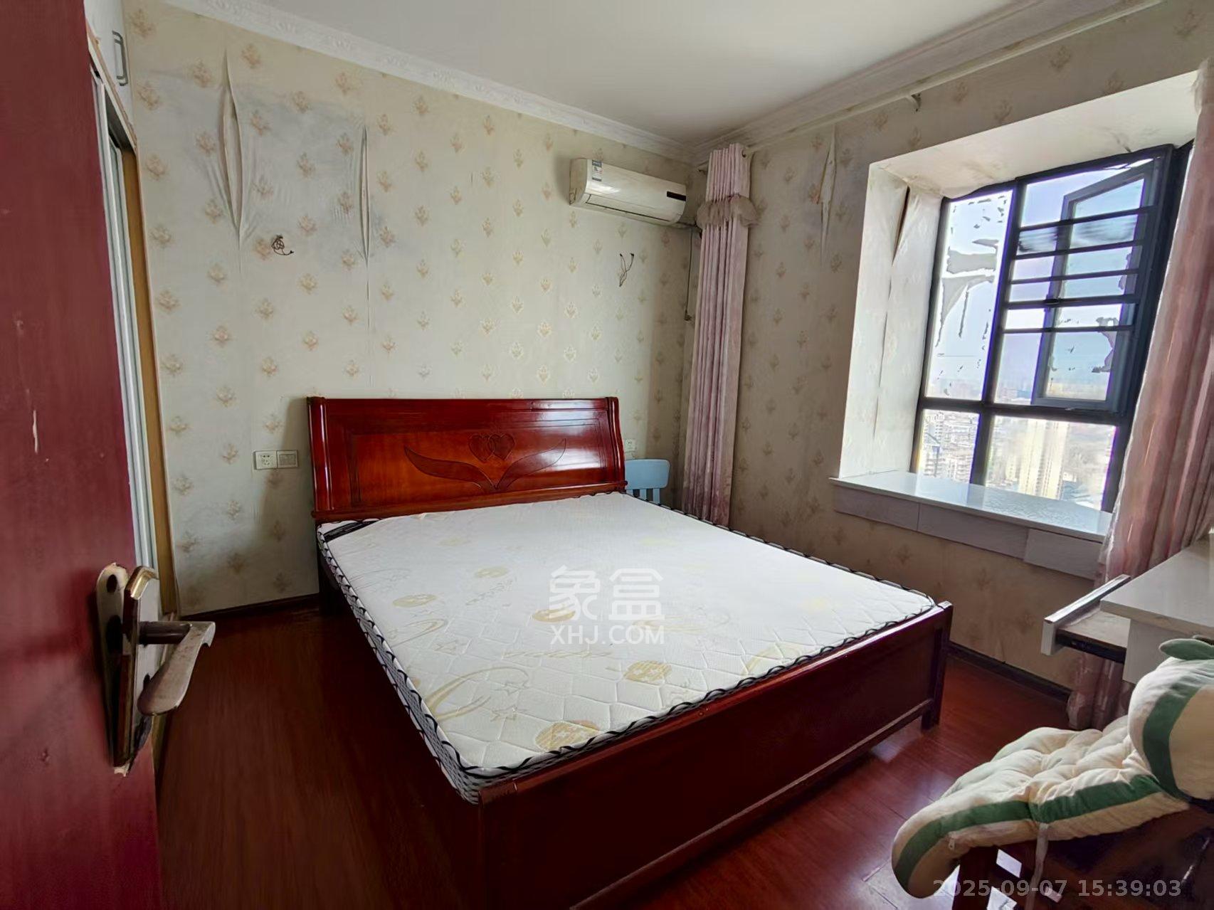 地华梅溪湖畔  2室2厅1卫    2200.0元/月室内图