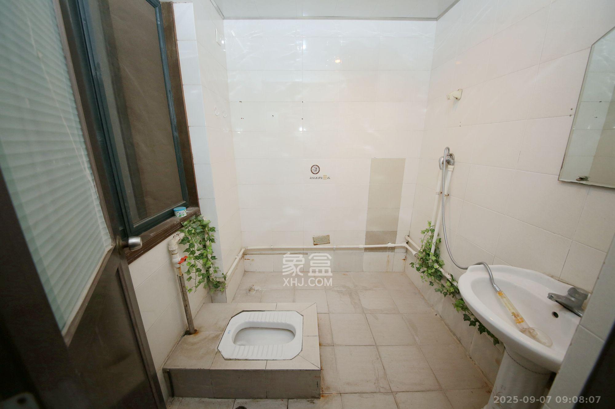 上东印象 4室2厅2卫 2400.0元/月 上东印象 4室2厅2卫 2400.0元/月室内图