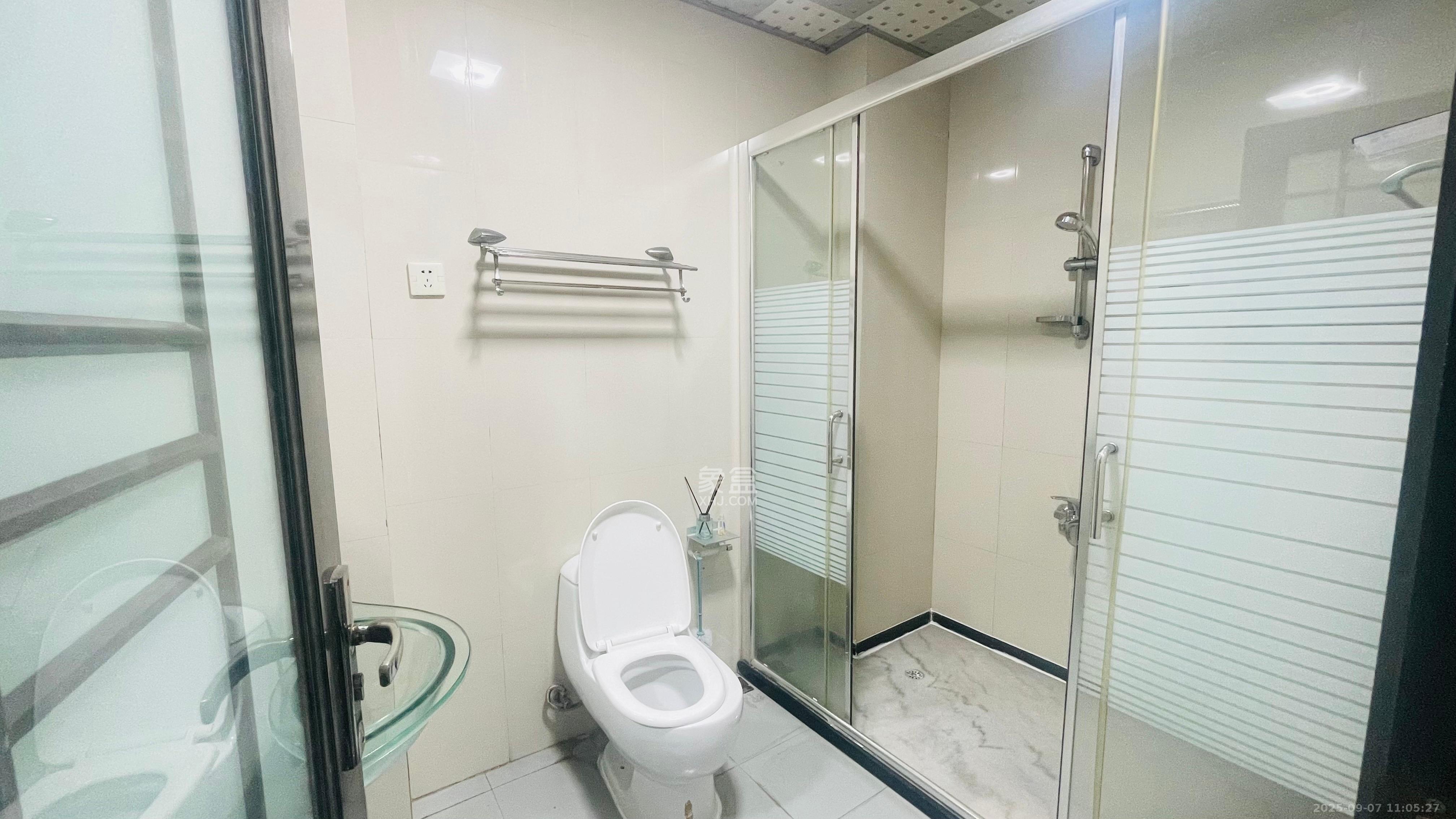 莲湖大厦  1室0厅0卫    2600.0元/月室内图