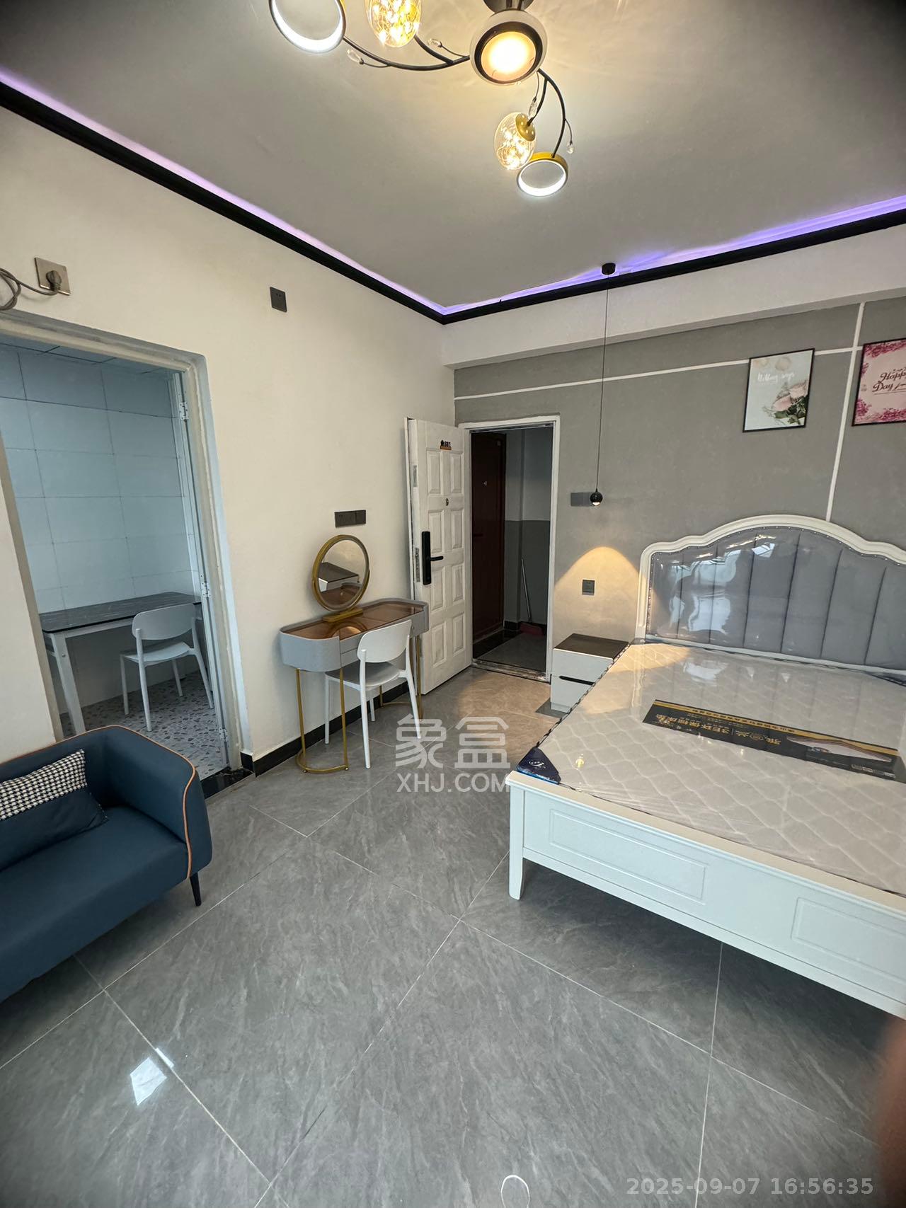 嘉宇盛世华章  1室1厅1卫    1480.0元/月室内图