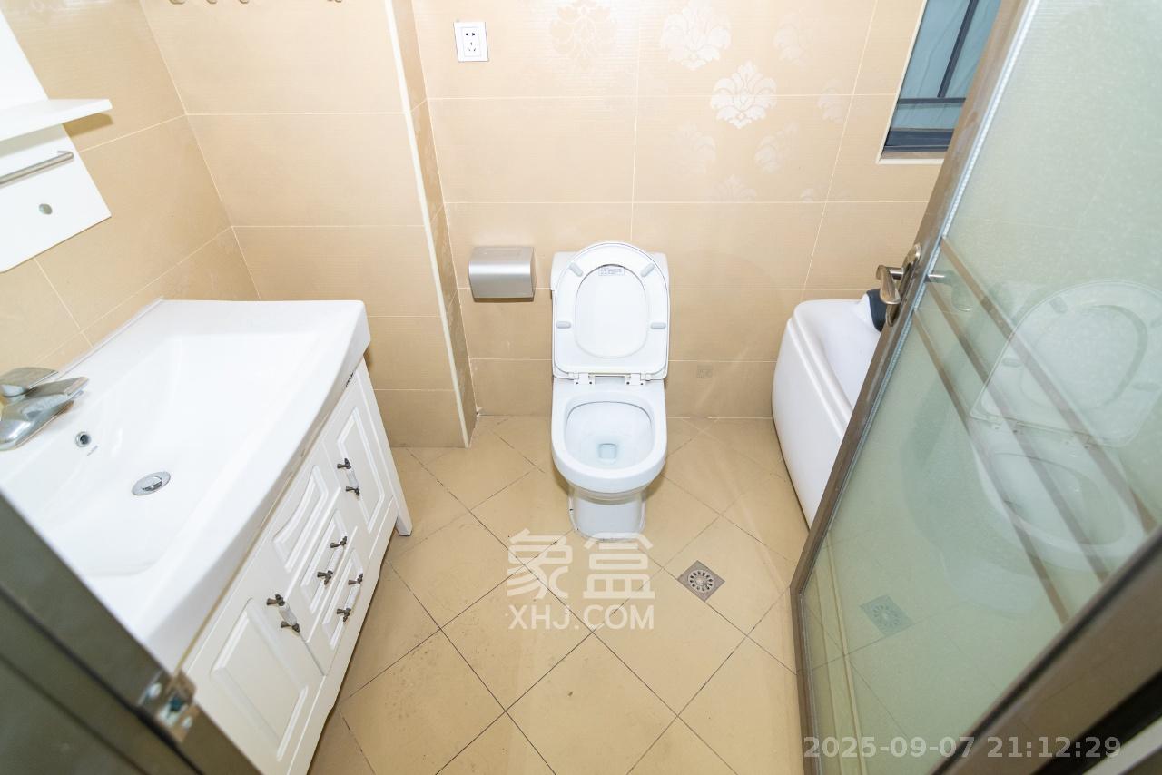 联诚国际城  3室2厅2卫    1500.0元/月 联诚国际城  3室2厅2卫    1500.0元/月室内图