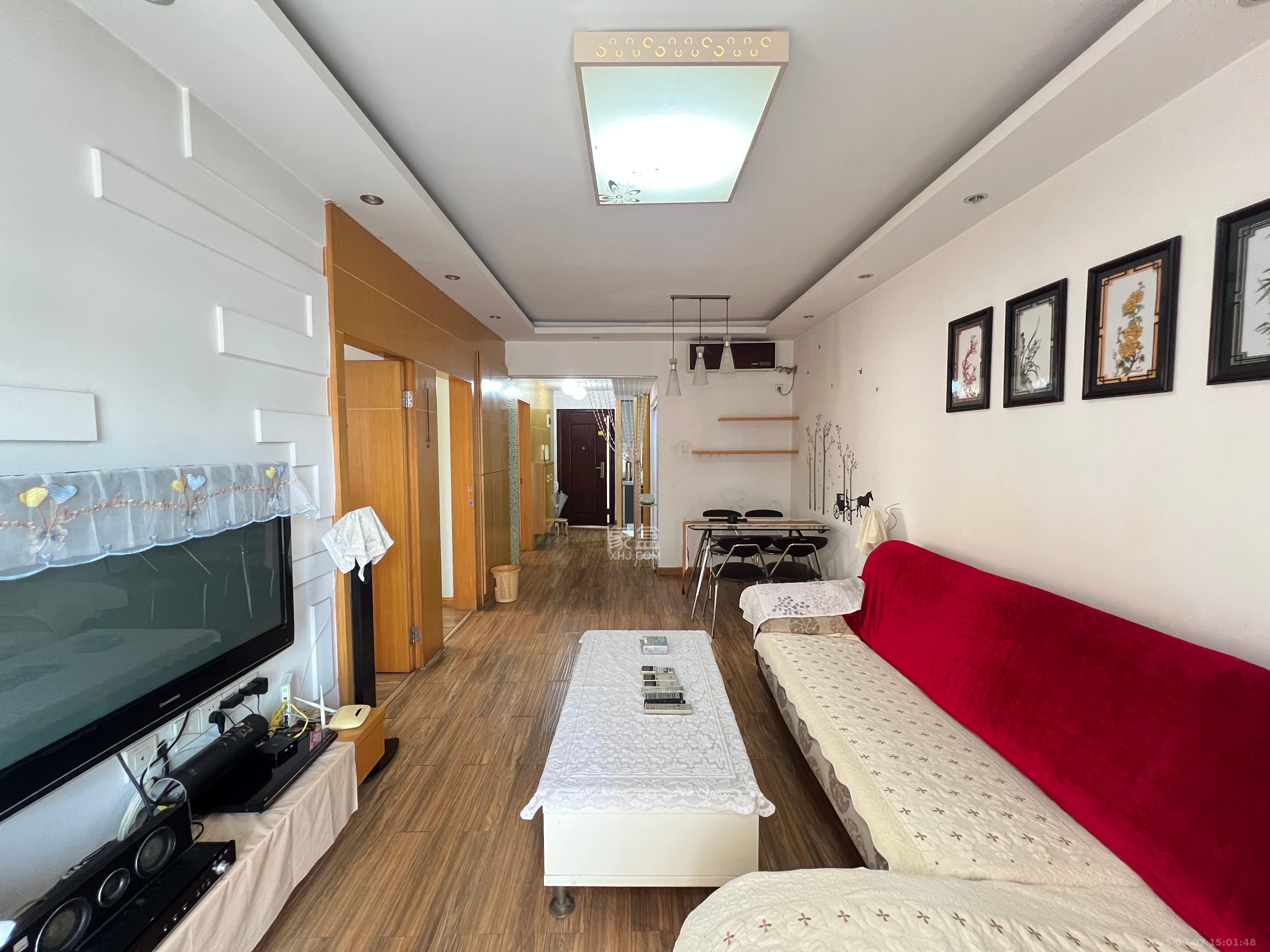 山水华景 3室2厅1卫 2100.0元/月 山水华景 3室2厅1卫 2100.0元/月室内图