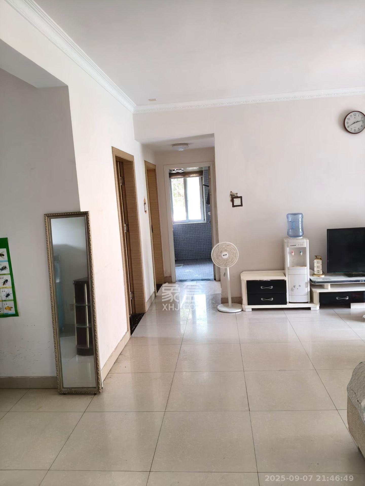 星城新宇莲景苑  3室2厅1卫    2400.0元/月 星城新宇莲景苑  3室2厅1卫    2400.0元/月室内图1