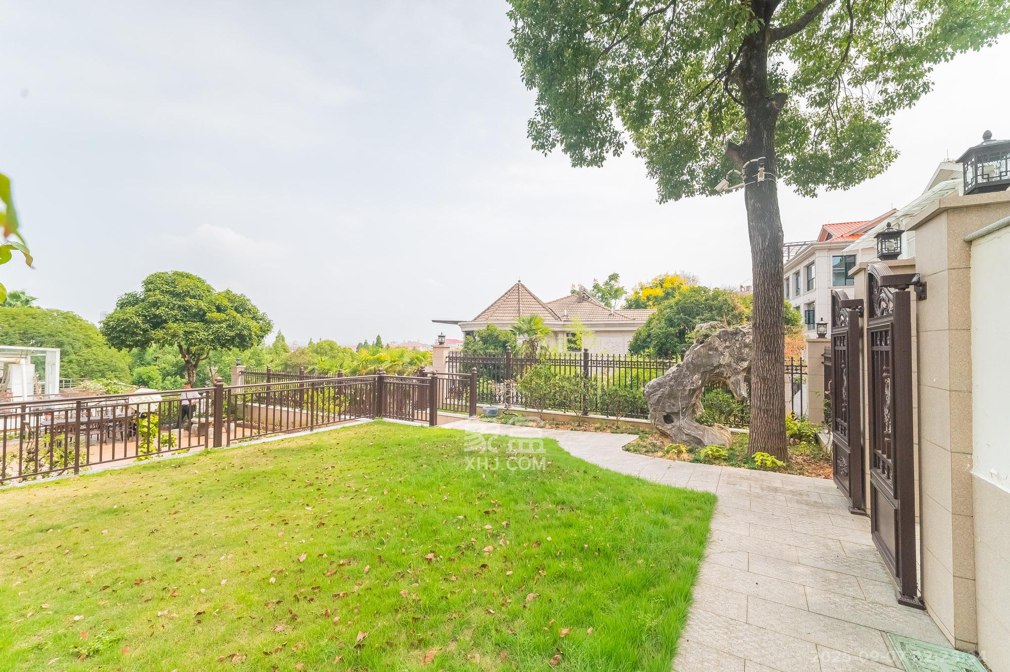 山水芙蓉国际新城  7室2厅3卫    598.0万其他