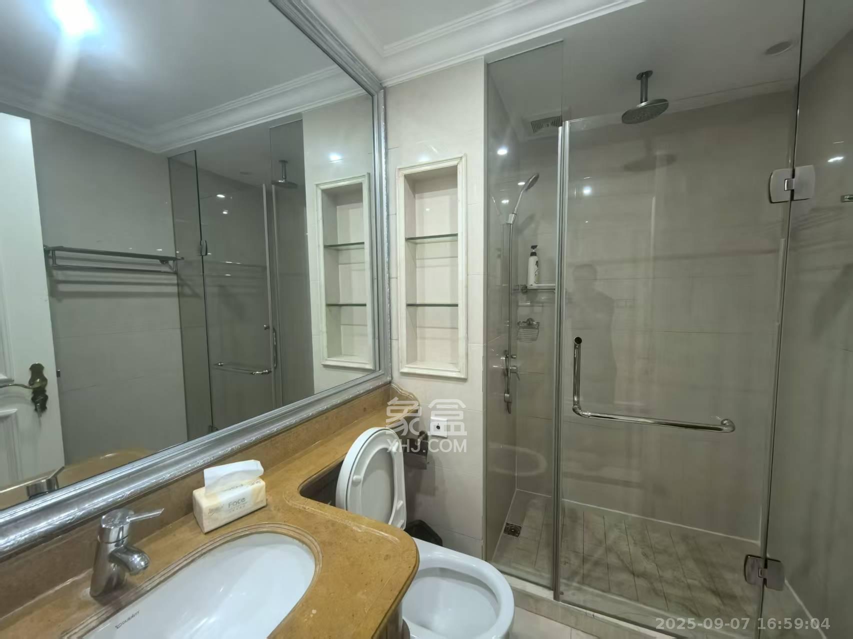 万达公馆  3室2厅3卫    10000.0元/月室内图