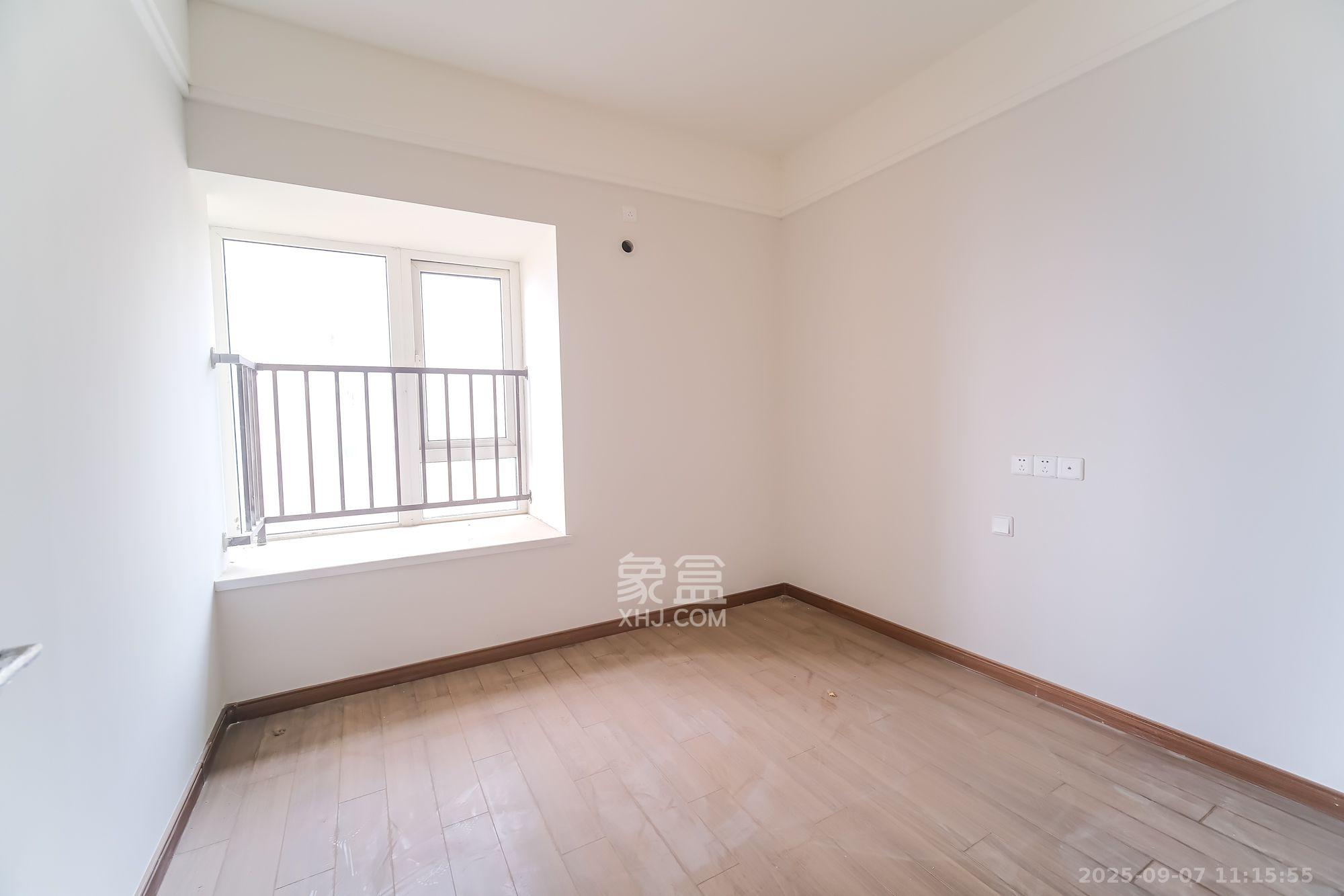 保利香槟国际  5室2厅2卫    2400.0元/月 保利香槟国际  5室2厅2卫    2400.0元/月室内图