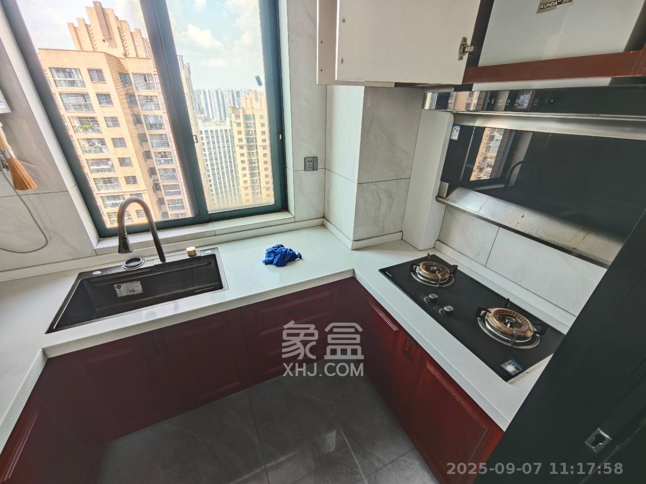 洋湖时代 3室2厅1卫 2500.0元/月 洋湖时代 3室2厅1卫 2500.0元/月室内图