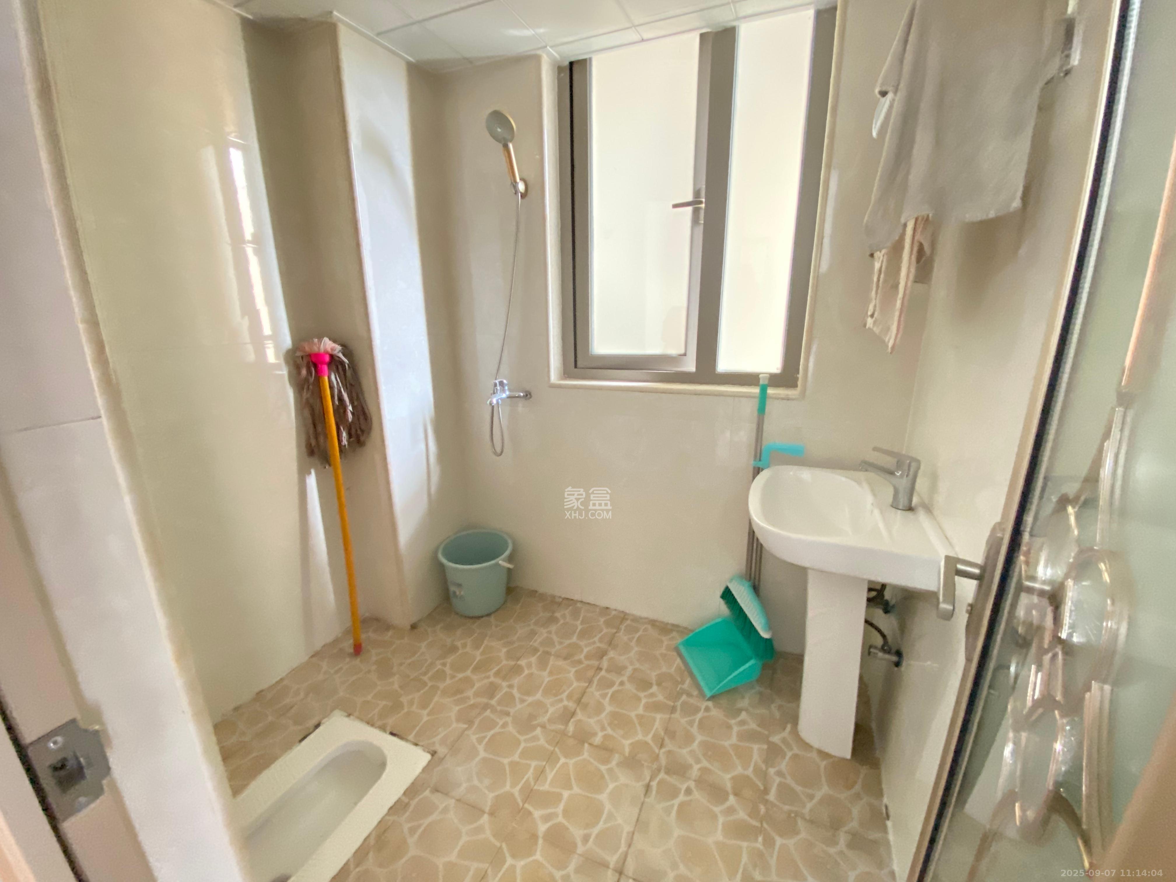 怡海星城 2室1厅1卫 2200.0元/月 怡海星城 2室1厅1卫 2200.0元/月室内图