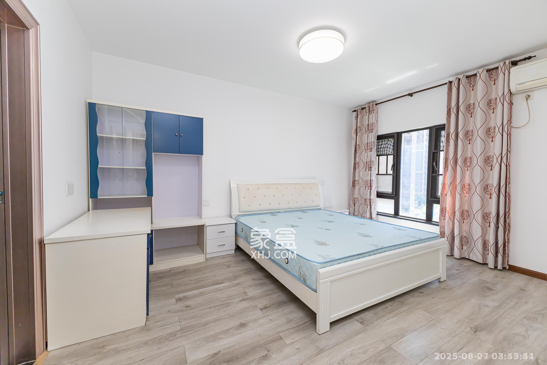 时代倾城三期  4室2厅2卫    2200.0元/月室内图