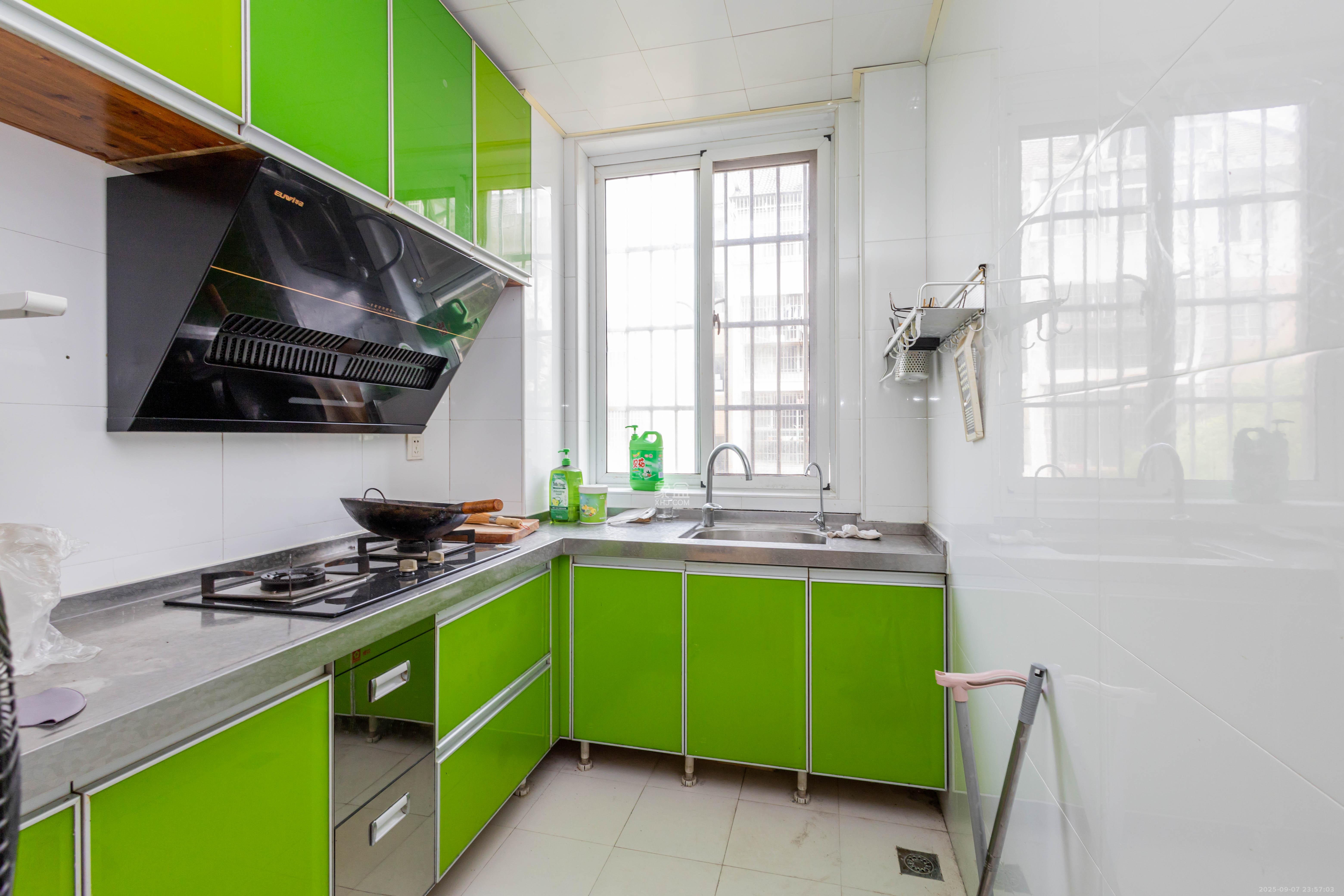 东岸锦城(东方人家) 3室2厅1卫 55.0万 东岸锦城(东方人家) 3室2厅1卫 55.0万厨房