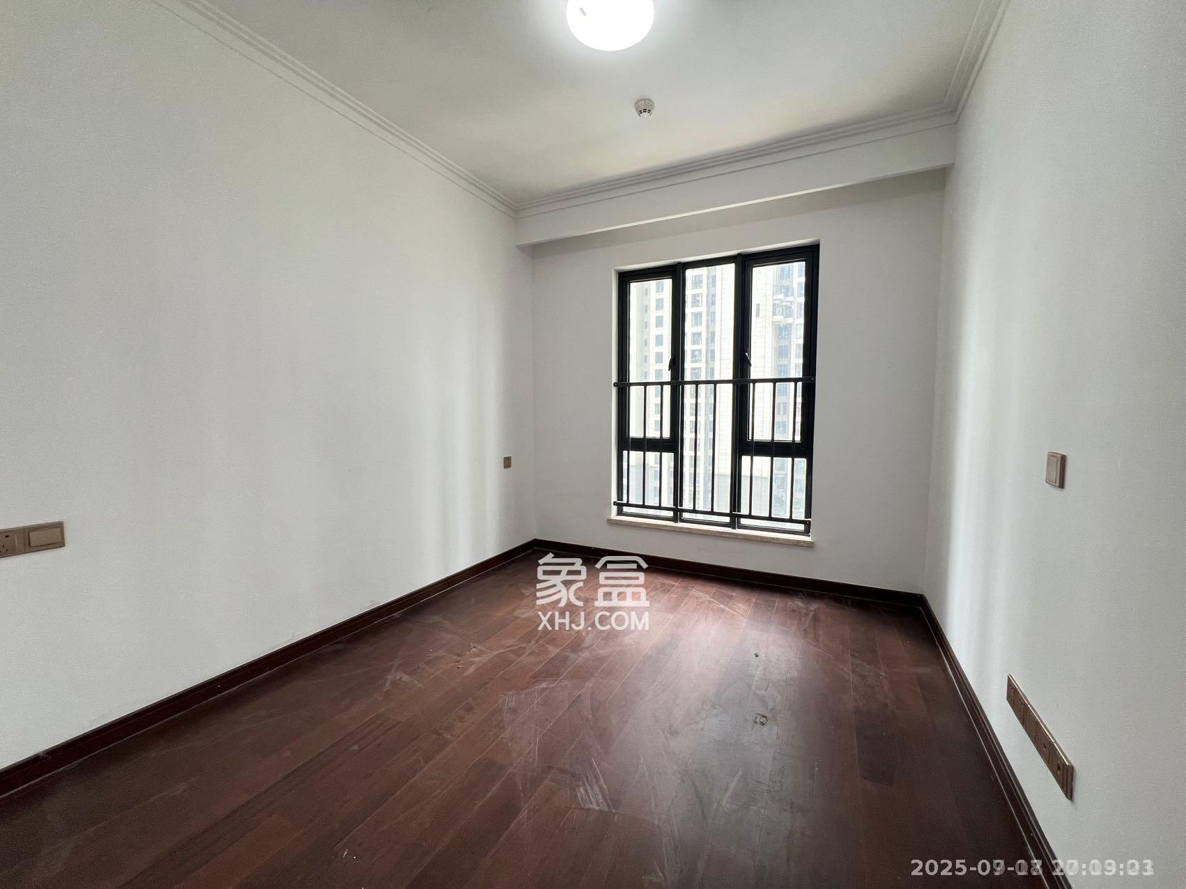 绿地长沙城际空间站(绿地新里佳苑)  4室2厅2卫    3600.0元/月 绿地长沙城际空间站(绿地新里佳苑)  4室2厅2卫    3600.0元/月室内图