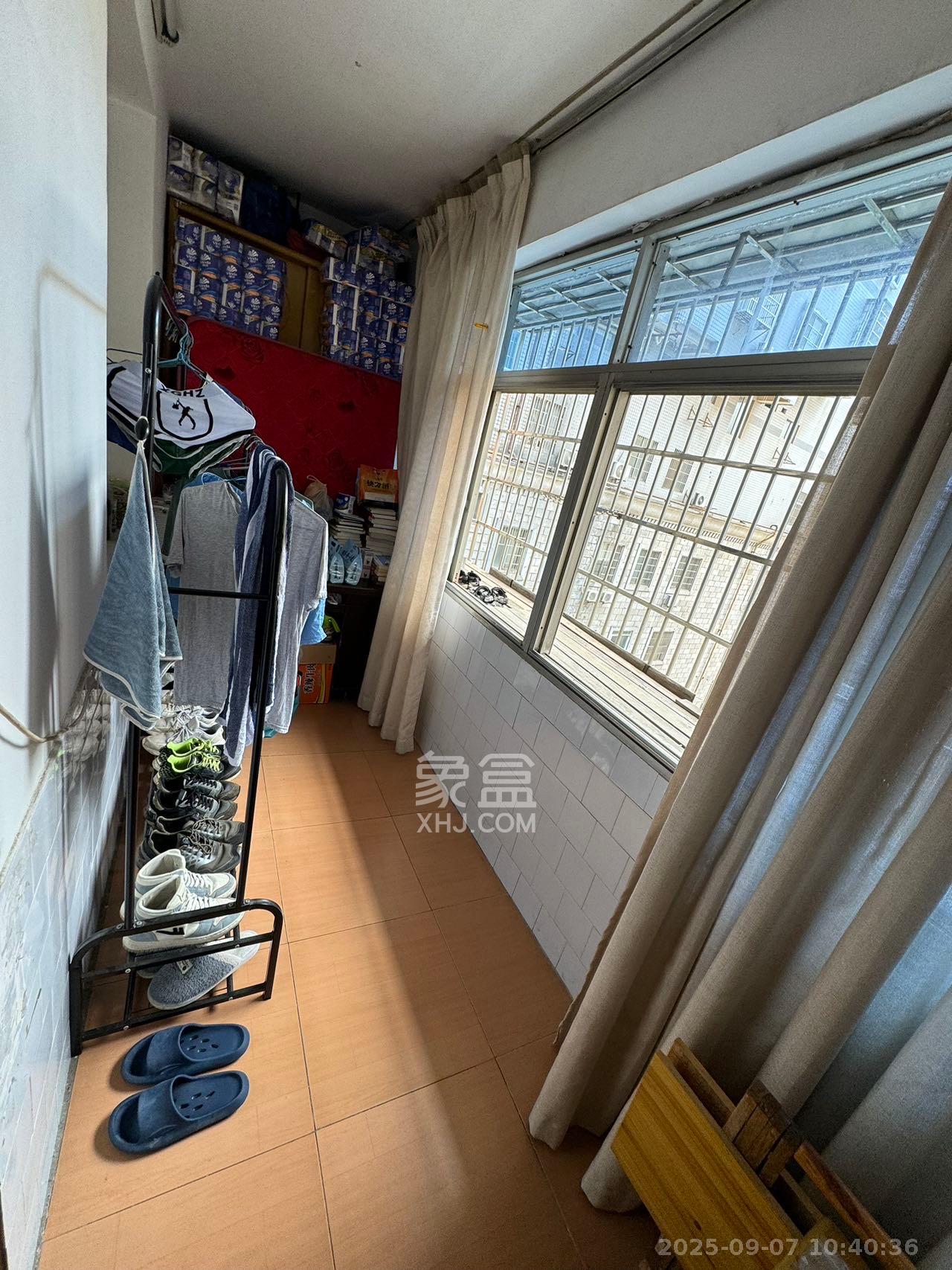 新运公寓  1室1厅1卫   1300.00元/月室内图