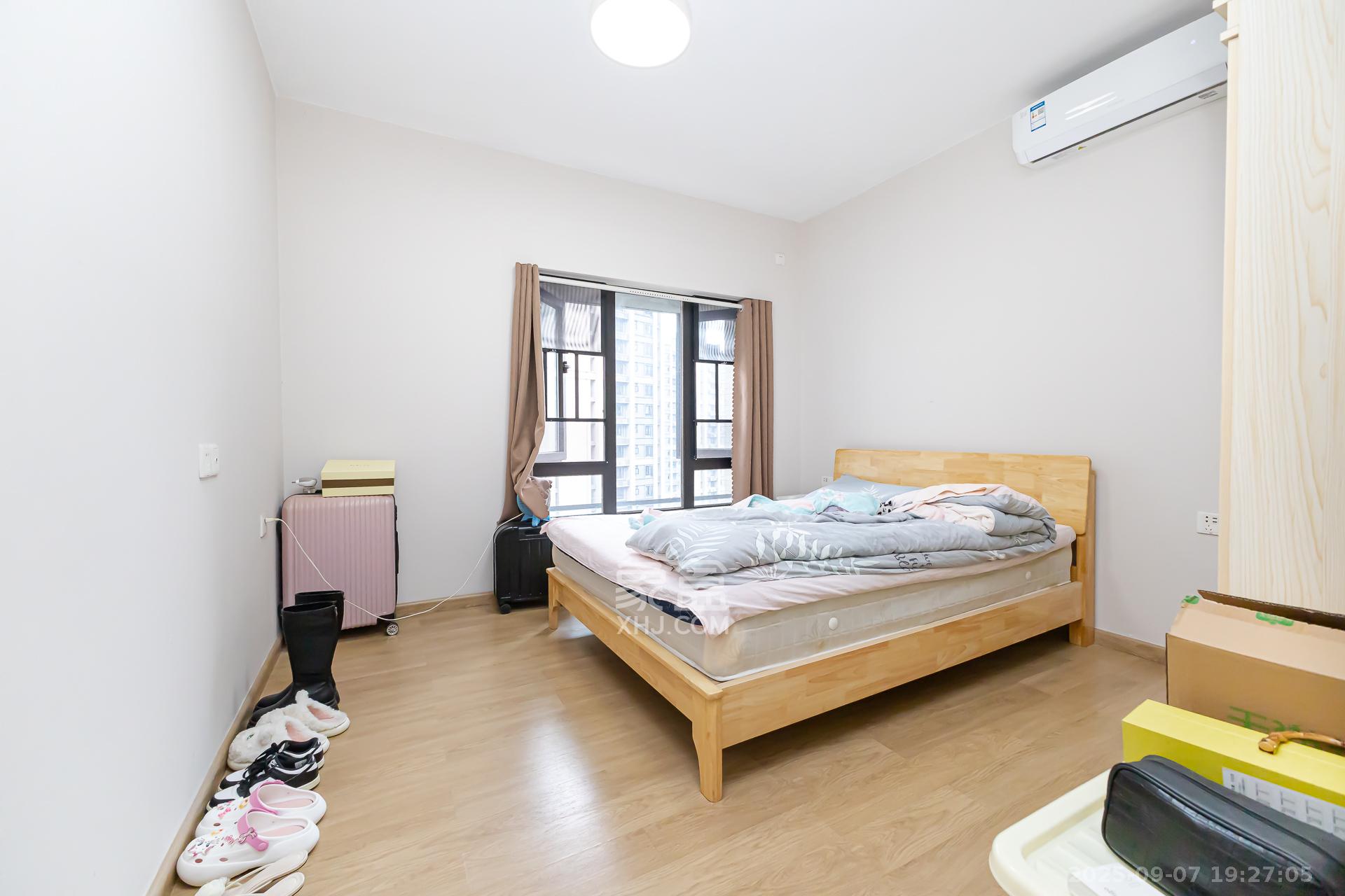 时代倾城三期  2室2厅1卫    64.0万卧室