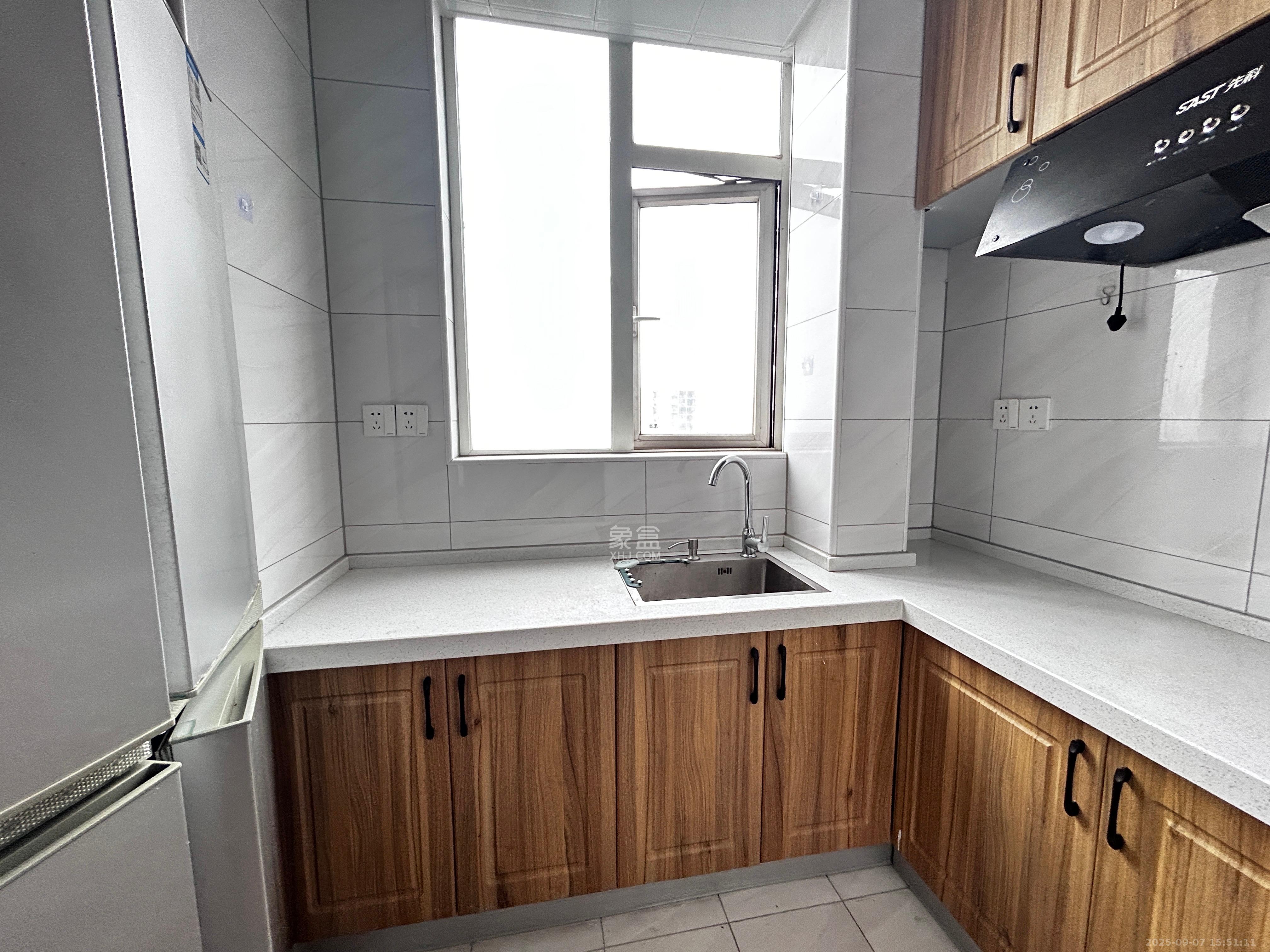 金鼎公园尚 1室1厅1卫 1300.0元/月 金鼎公园尚 1室1厅1卫 1300.0元/月室内图