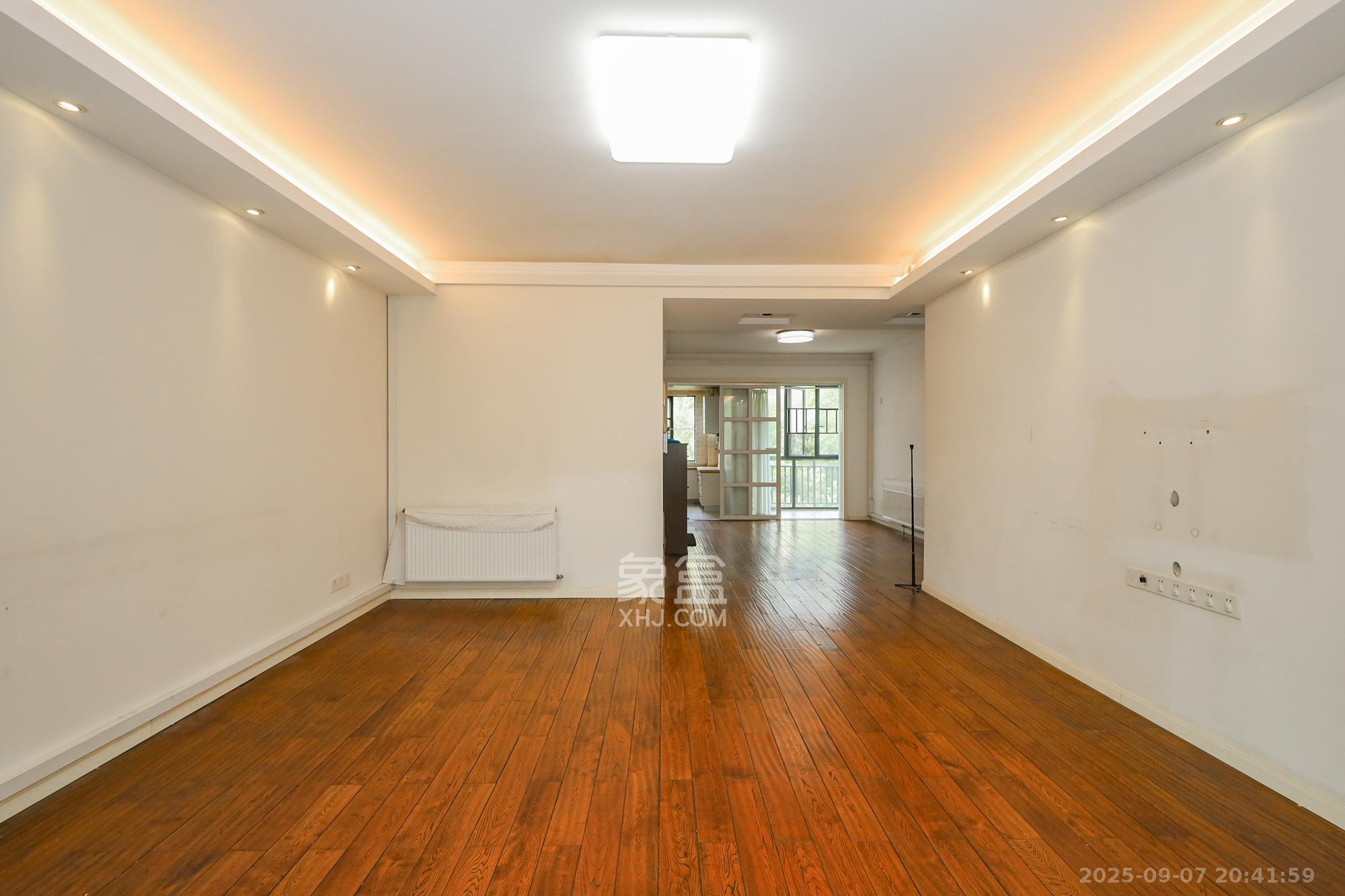 八方小区D区 4室2厅2卫 368.0万 八方小区D区 4室2厅2卫 368.0万其他