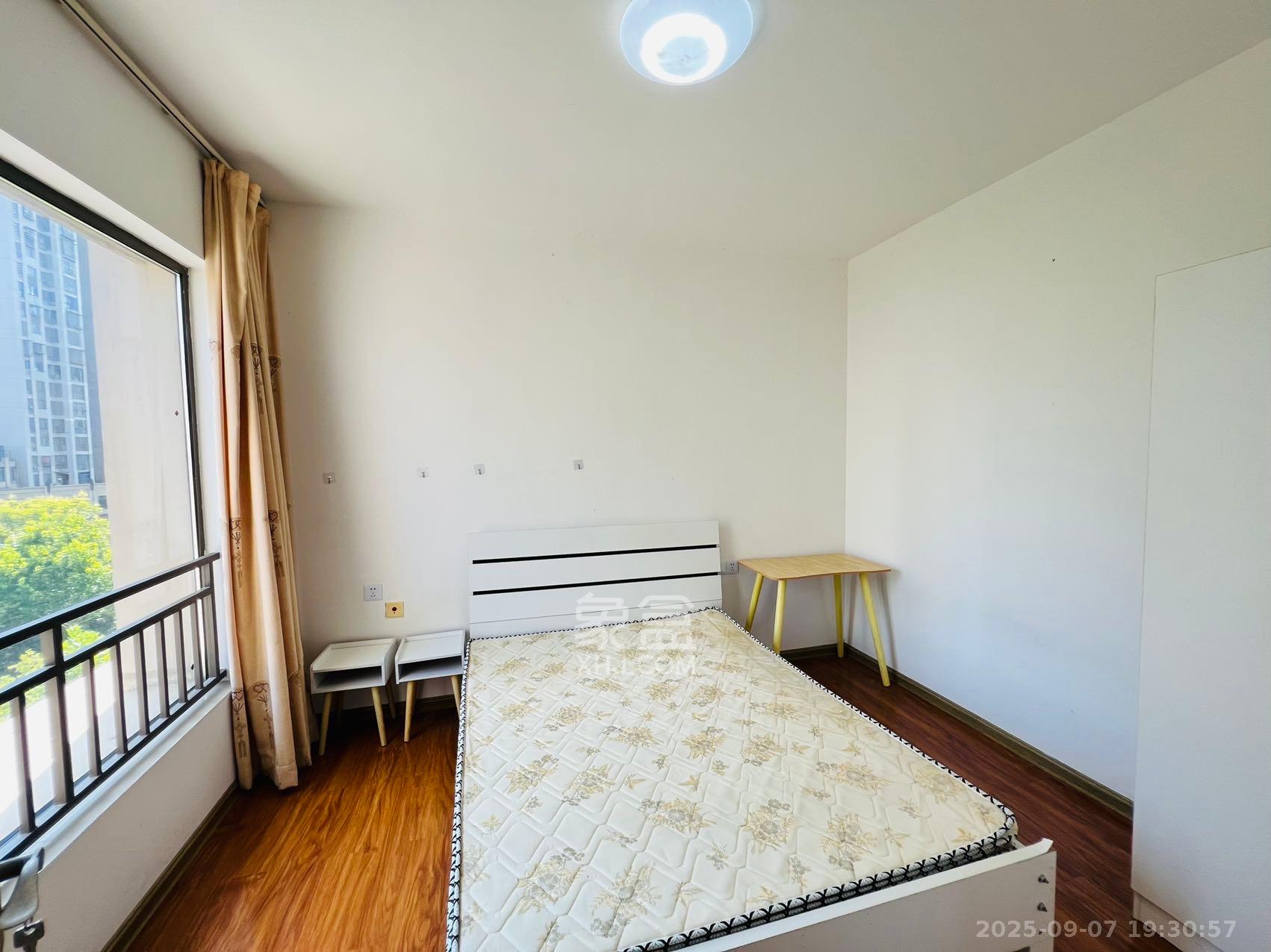 旭辉御府  1室1厅1卫    2000.0元/月户型图