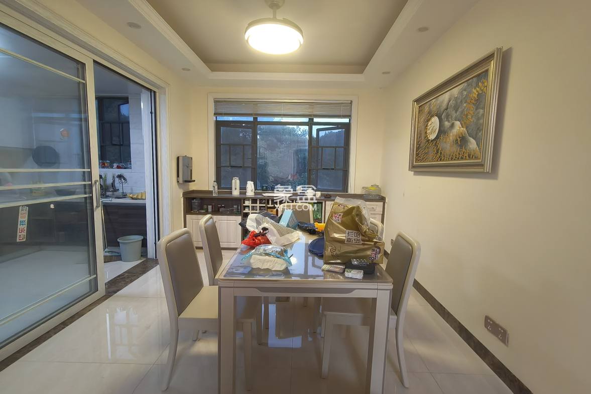 栗源小区 4室2厅2卫 2500.0元/月 栗源小区 4室2厅2卫 2500.0元/月室内图