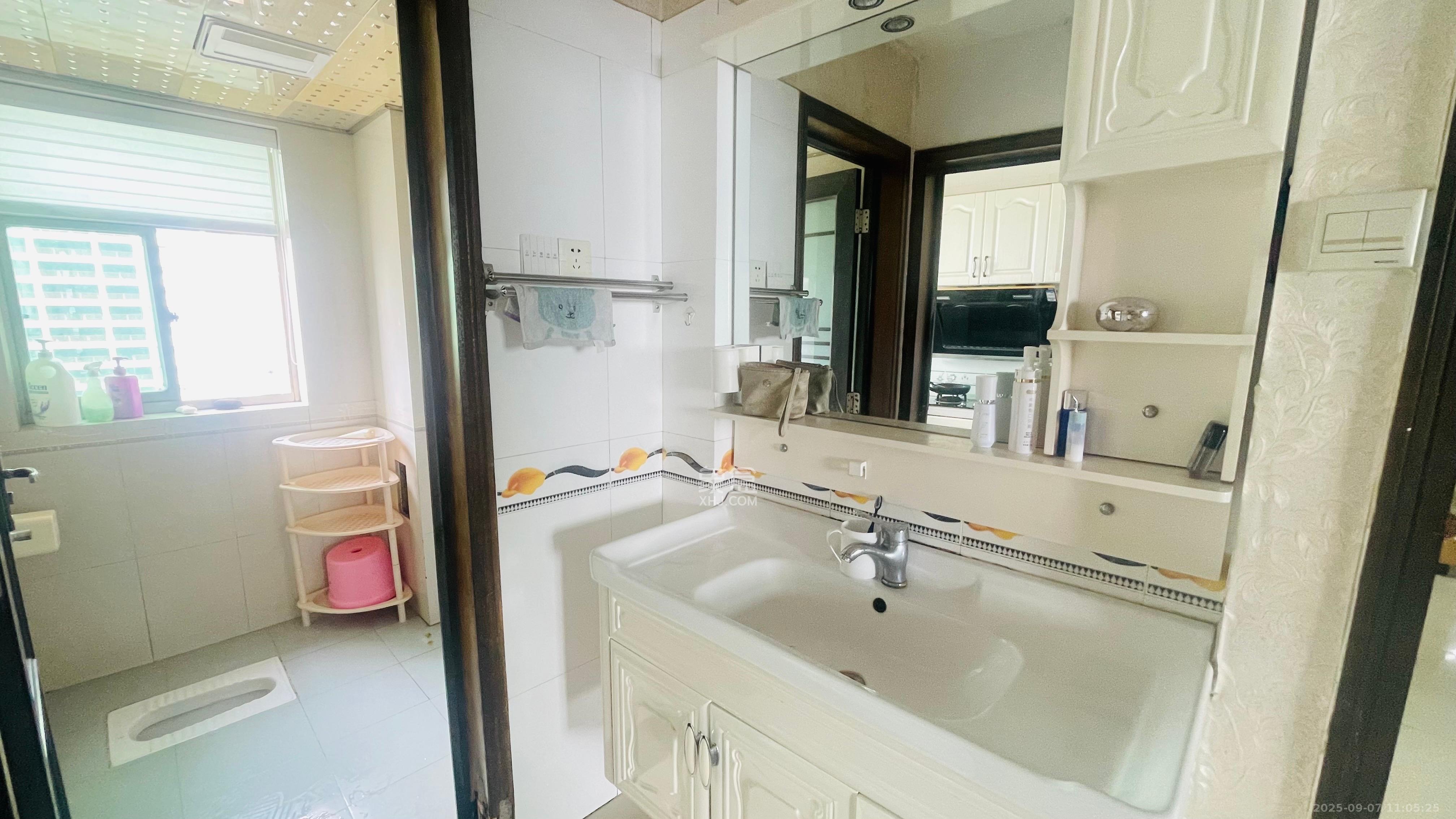 莲湖大厦  1室0厅0卫    2600.0元/月室内图