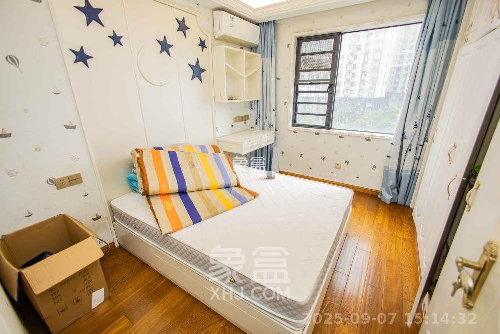 天麓尚层 4室2厅2卫 3200.0元/月 天麓尚层 4室2厅2卫 3200.0元/月室内图