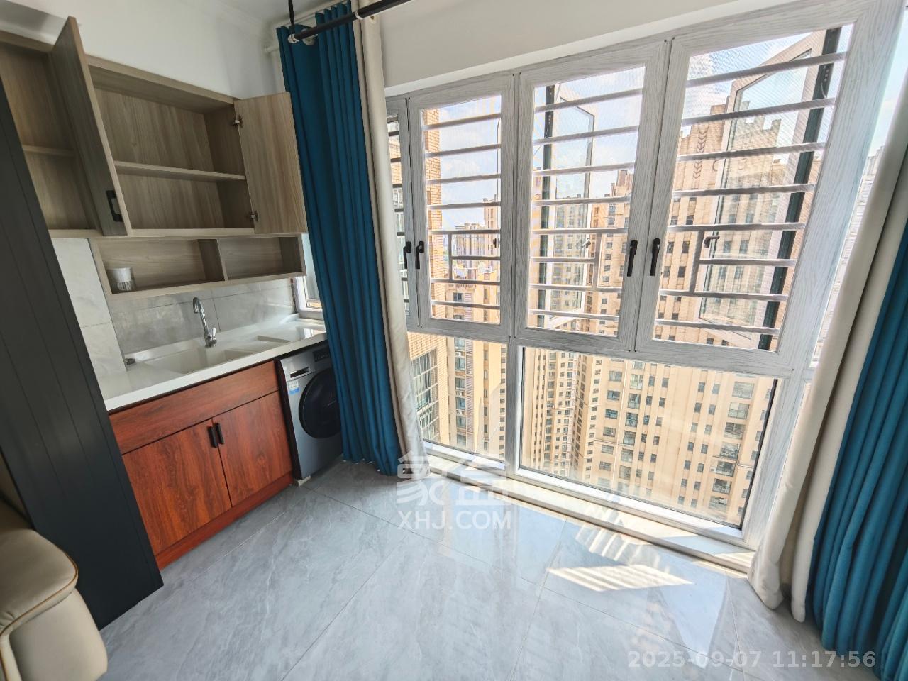 洋湖时代 3室2厅1卫 2500.0元/月 洋湖时代 3室2厅1卫 2500.0元/月室内图