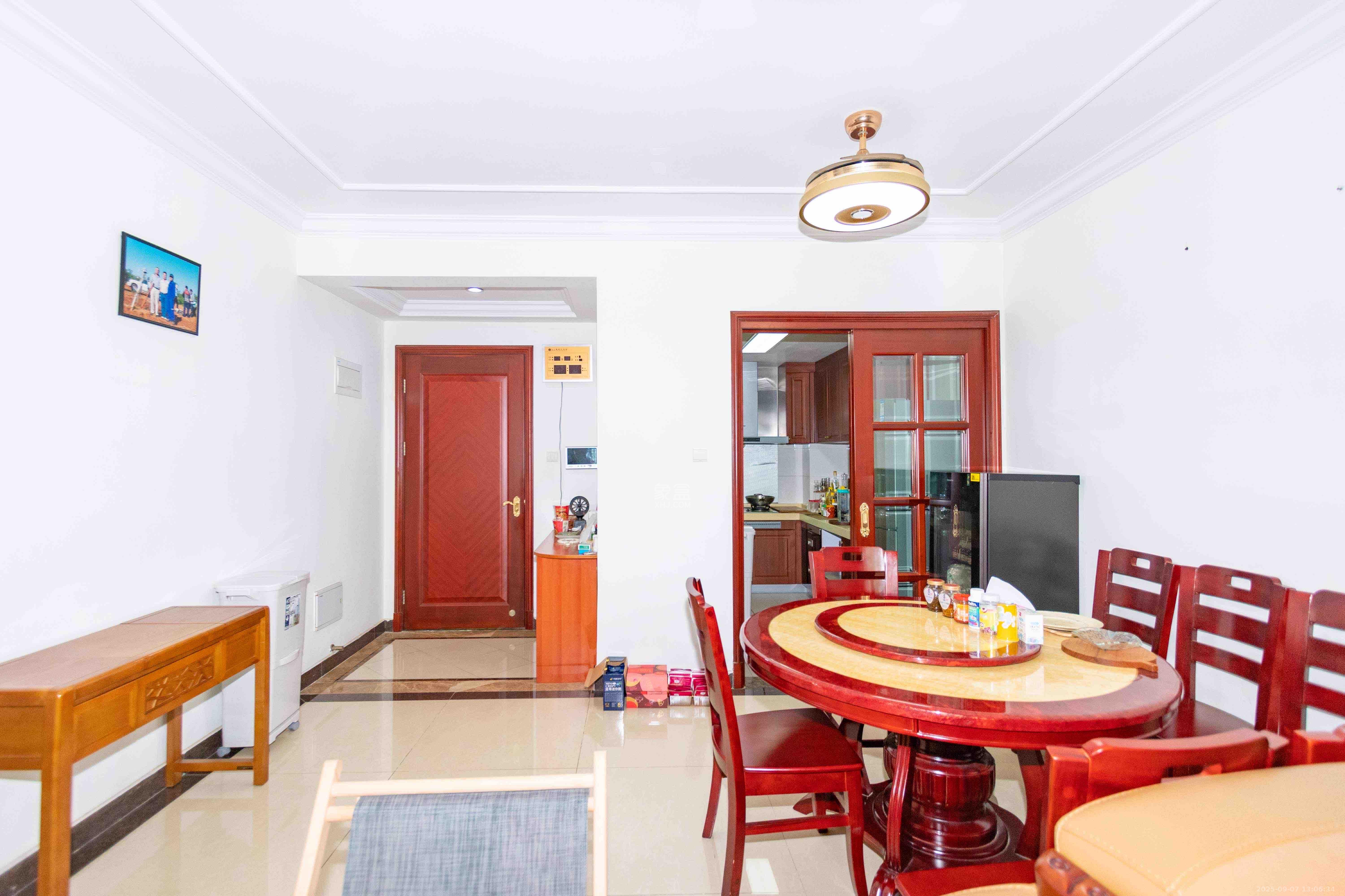 恒大城  3室2厅2卫    2500.0元/月 恒大城  3室2厅2卫    2500.0元/月室内图