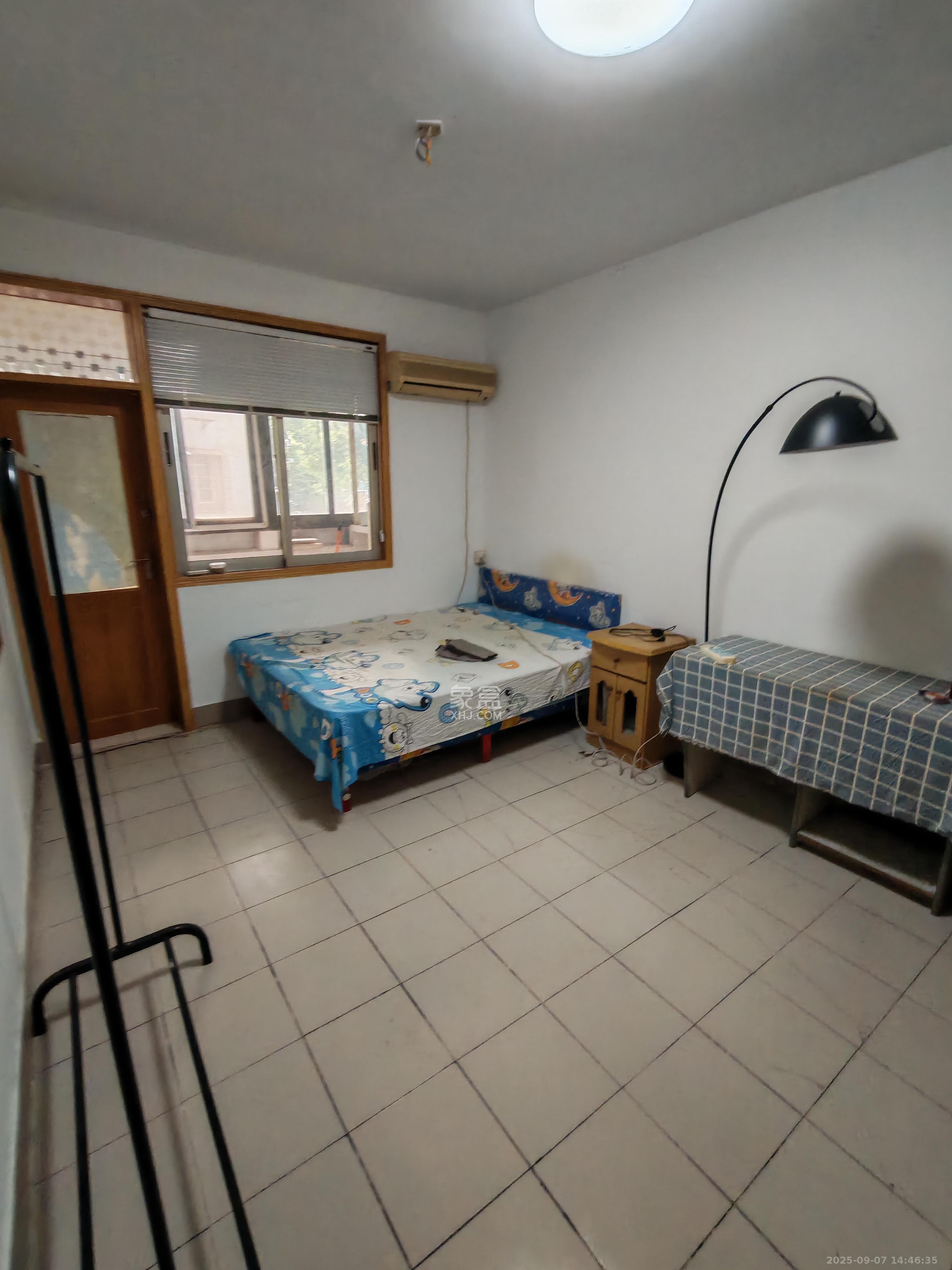 中国铝业单位宿舍  3室1厅1卫    2100.0元/月 中国铝业单位宿舍  3室1厅1卫    2100.0元/月室内图