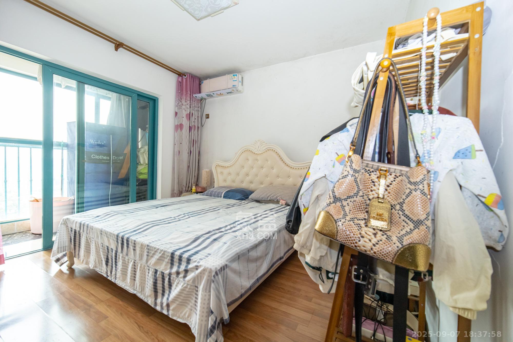 蝴蝶谷 3室2厅1卫 58.0万 蝴蝶谷 3室2厅1卫 58.0万卧室