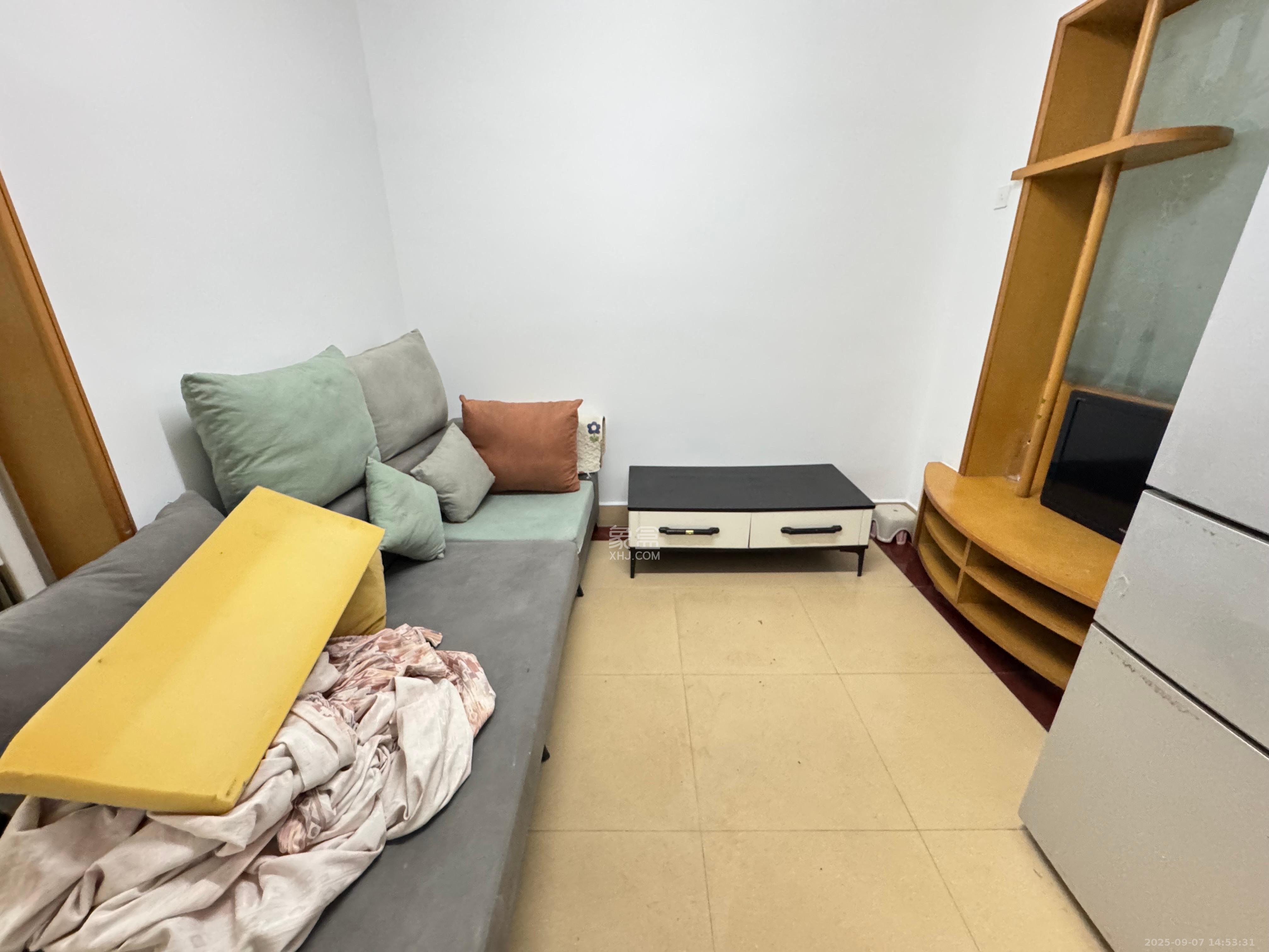 红旗区二片  2室1厅1卫    1700.0元/月室内图