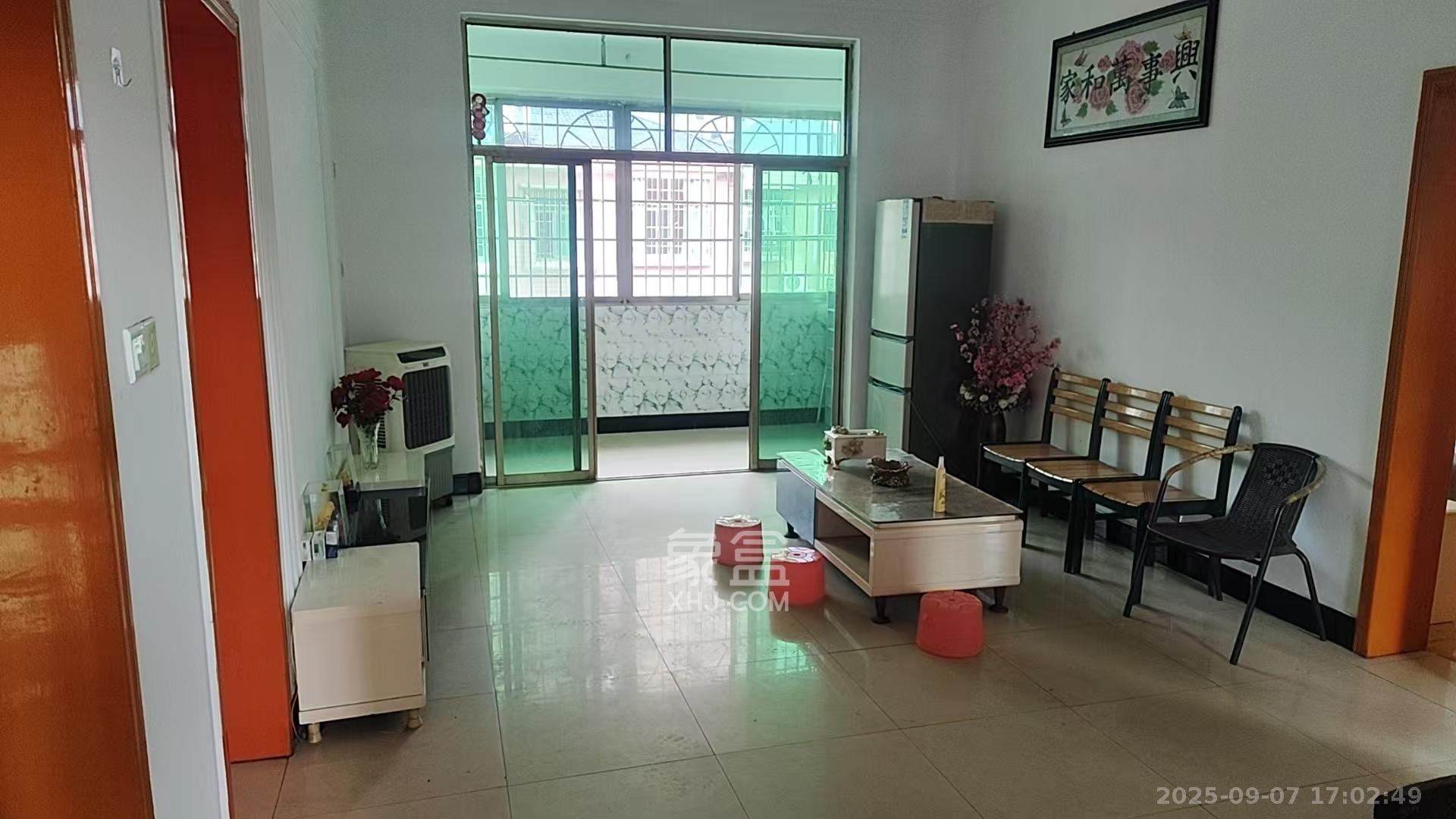 圭塘小区(圭塘一、二小区) 3室2厅1卫 1800.0元/月 圭塘小区(圭塘一、二小区) 3室2厅1卫 1800.0元/月室内图